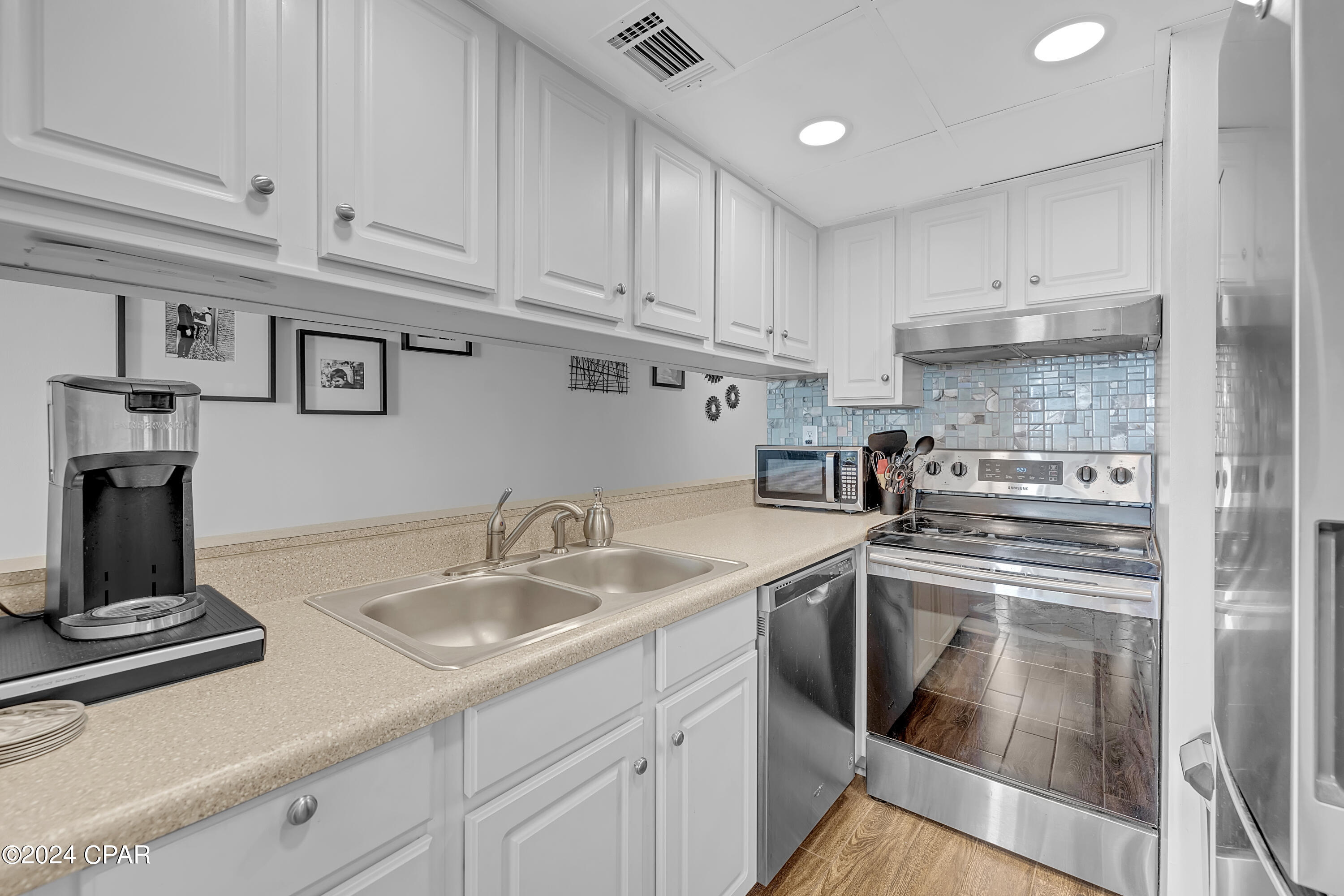 9850 S Thomas Drive 503E