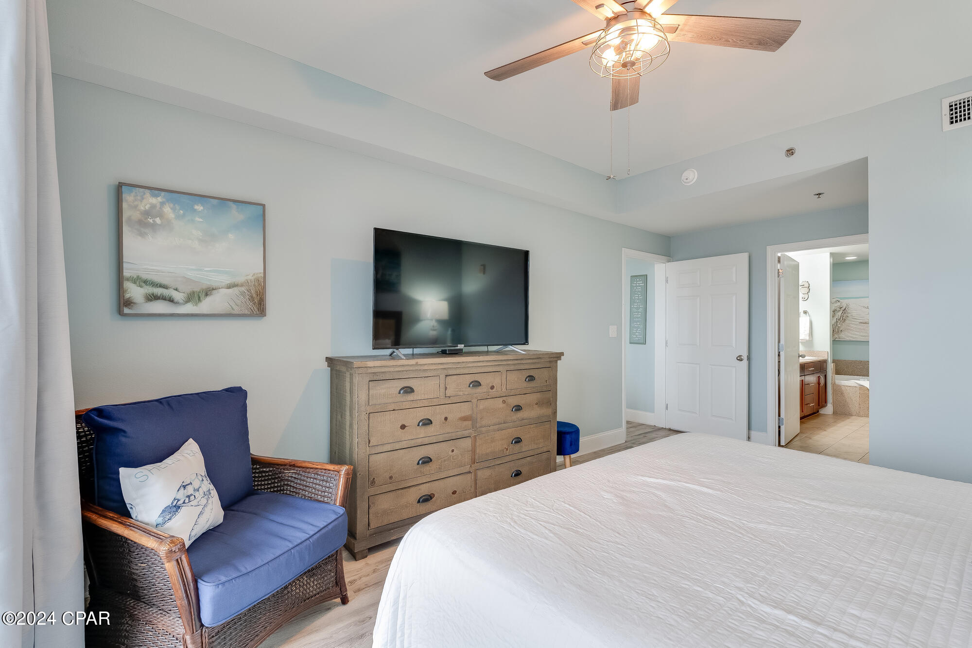 9860 S Thomas Drive 108