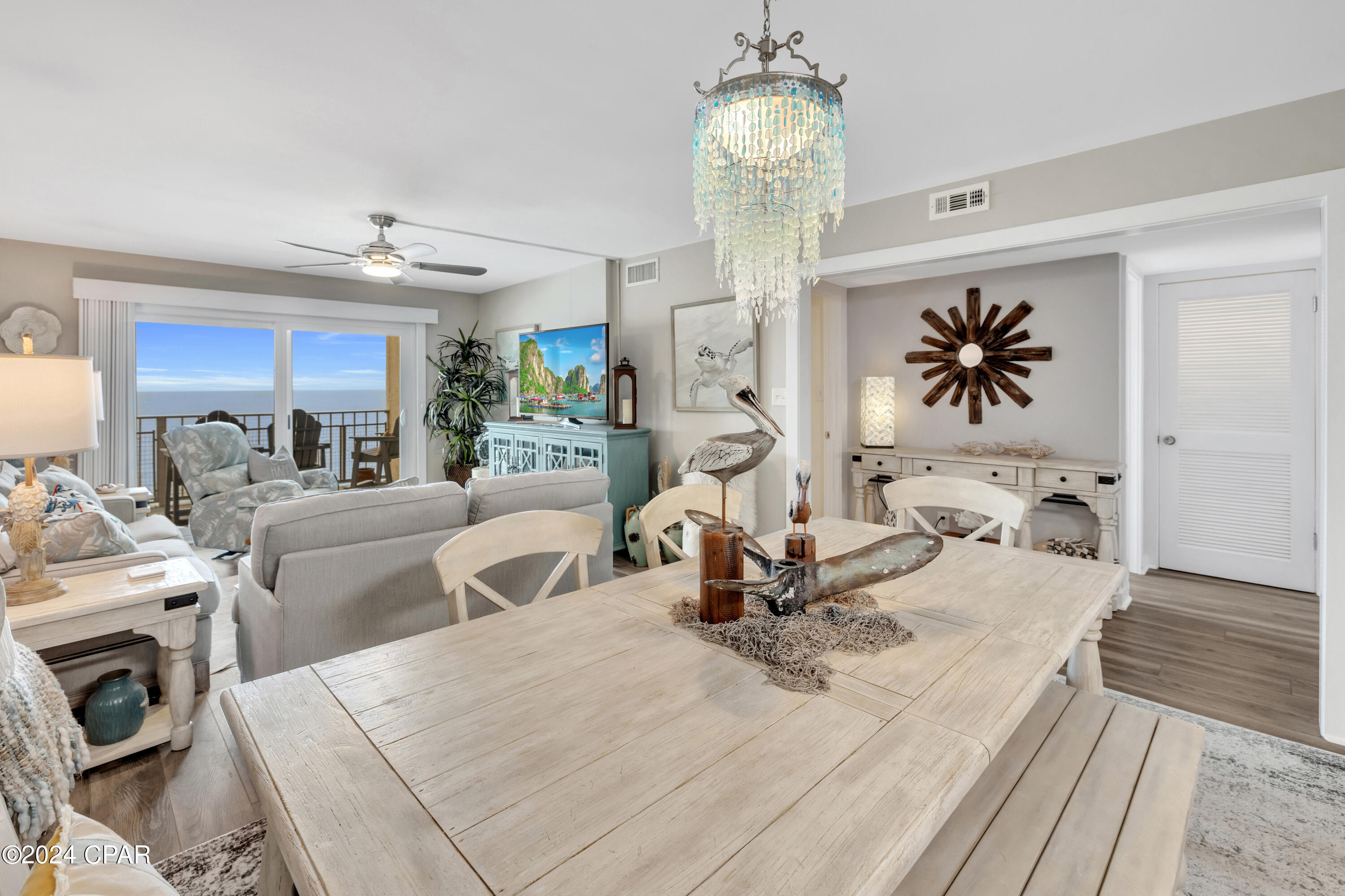 5801 Thomas Drive 818