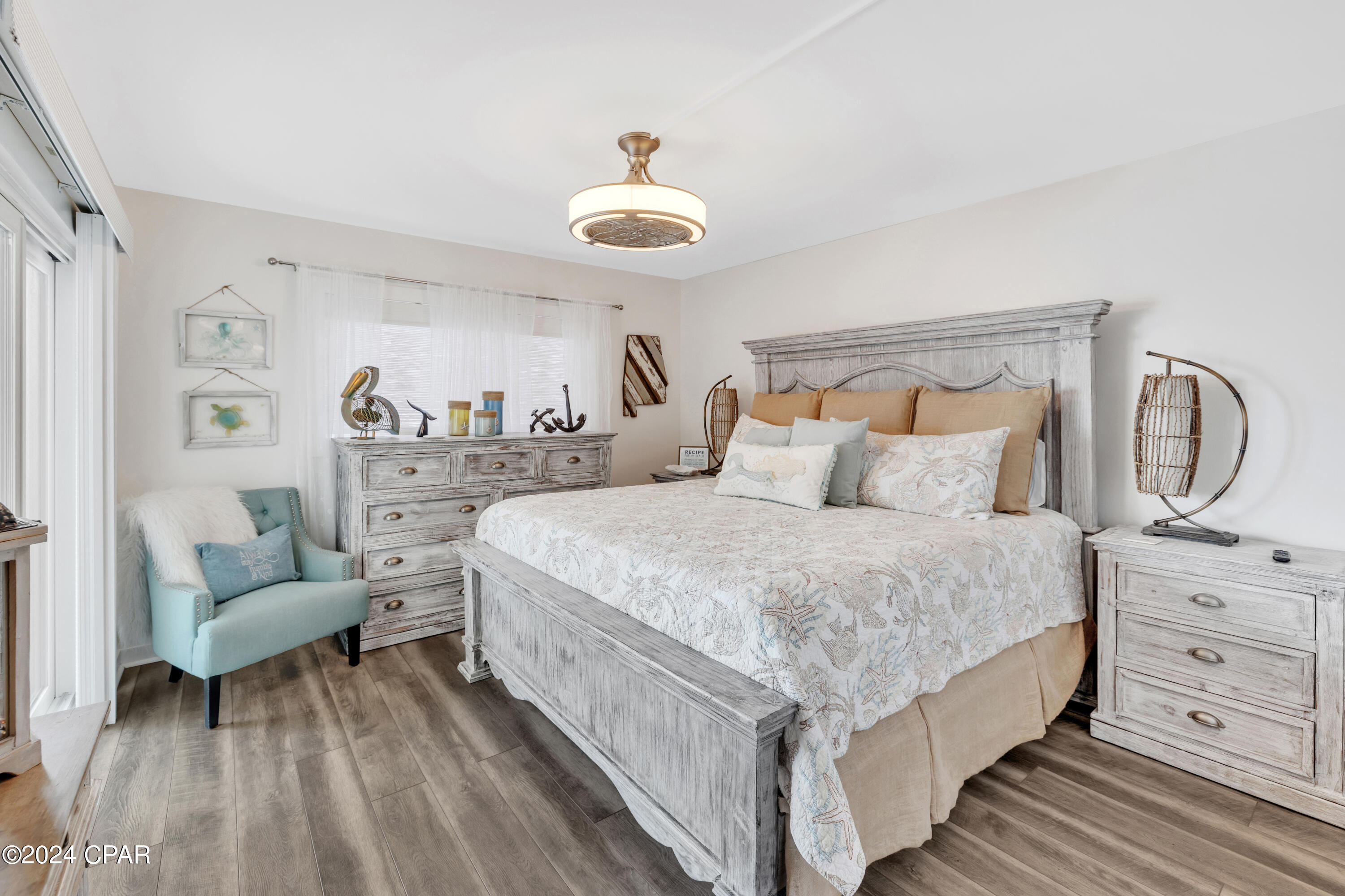 5801 Thomas Drive 818