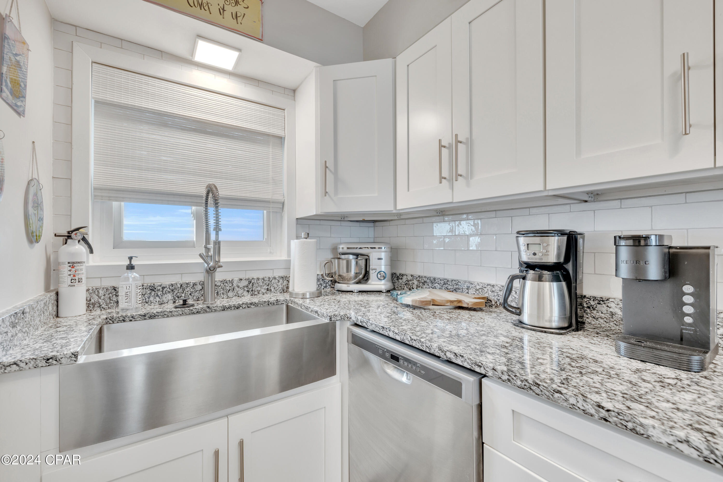 5801 Thomas Drive 818