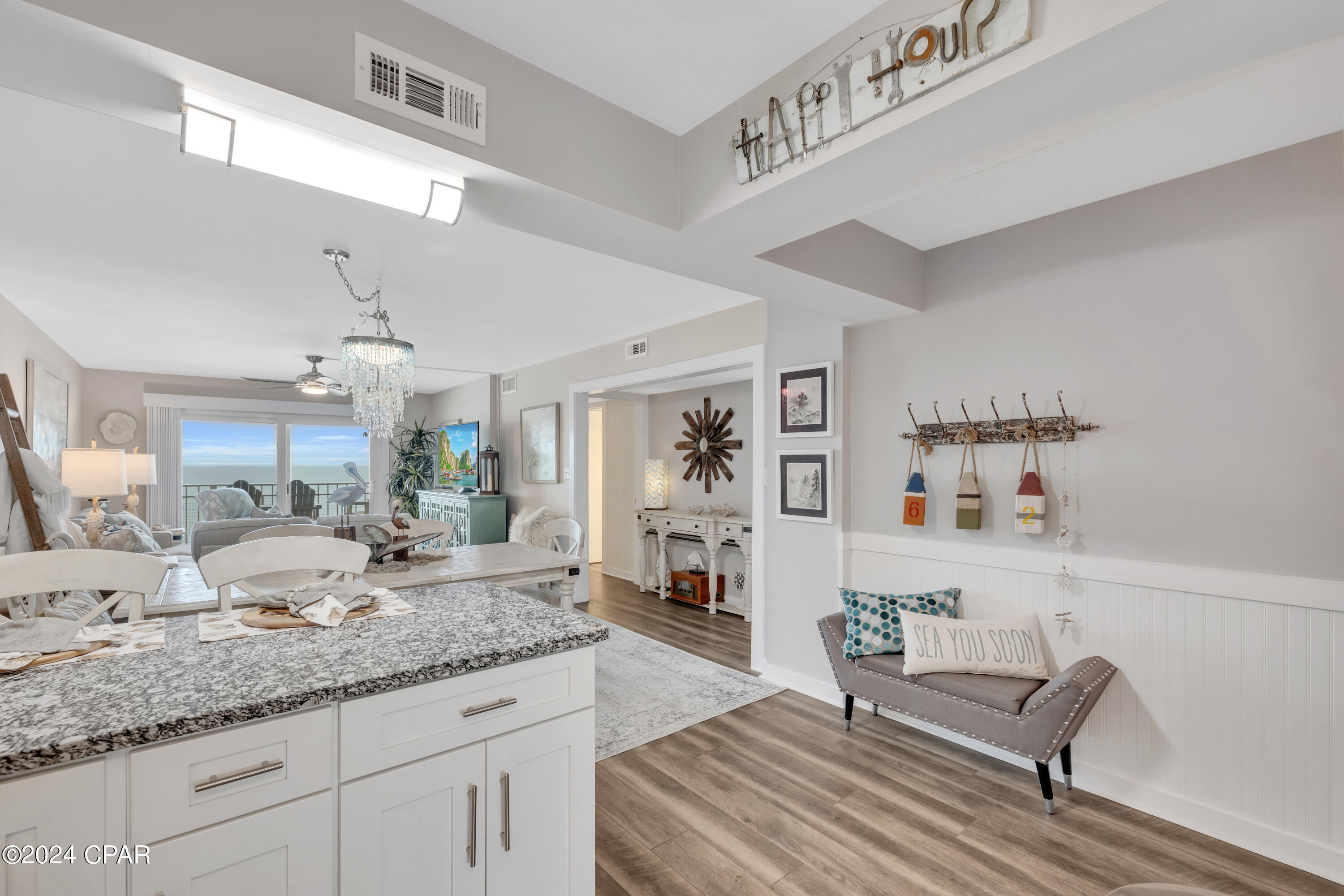 5801 Thomas Drive 818