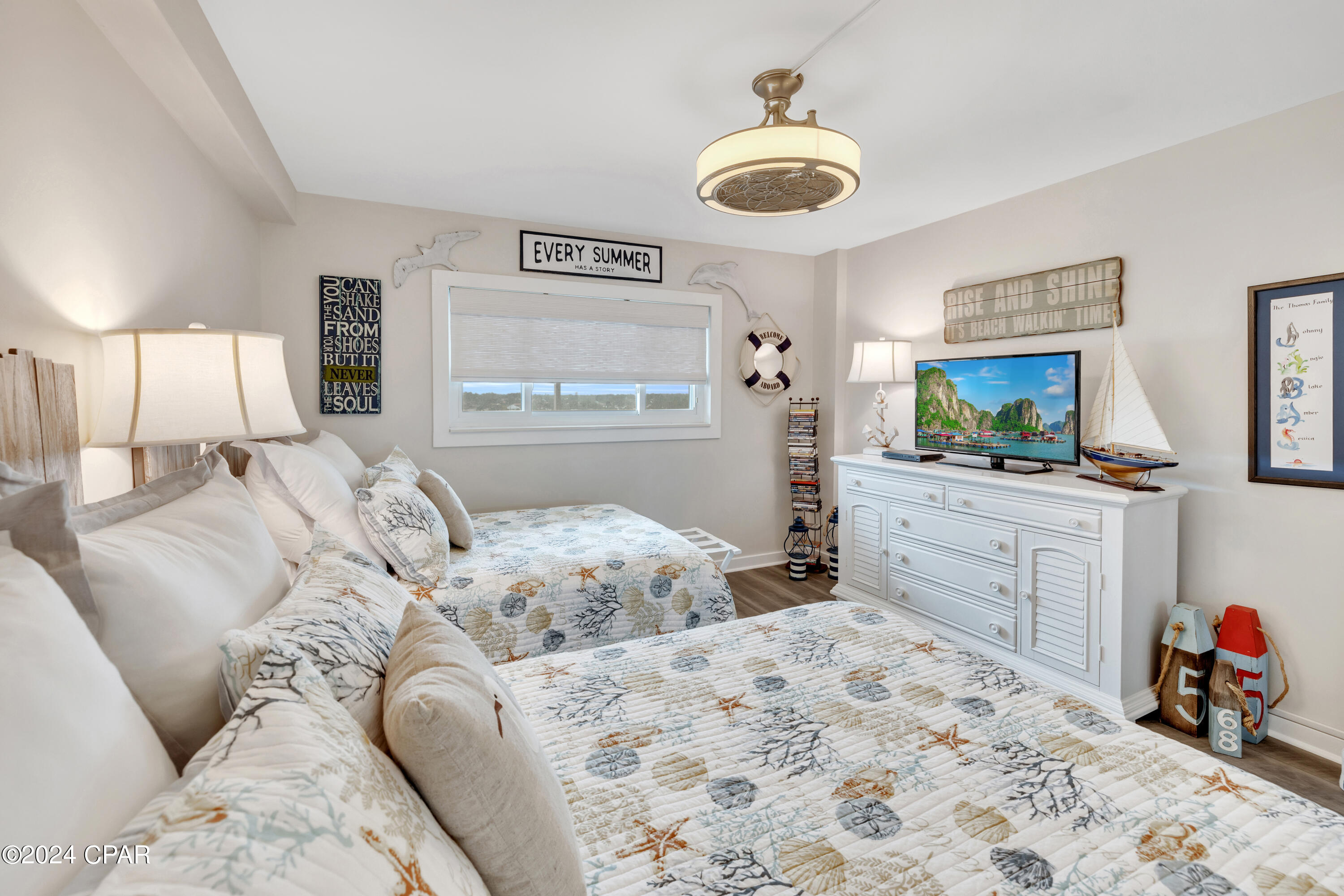 5801 Thomas Drive 818