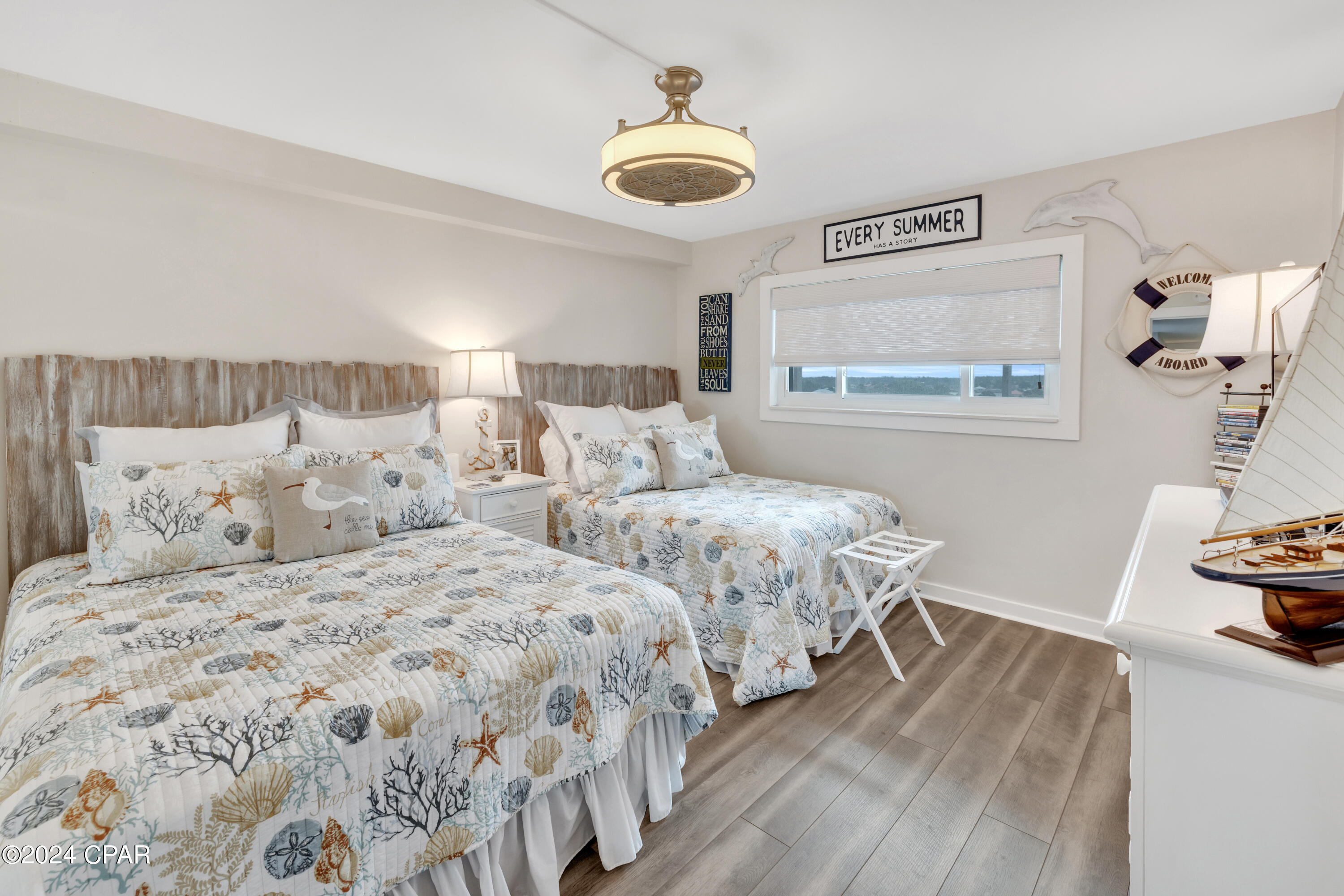 5801 Thomas Drive 818