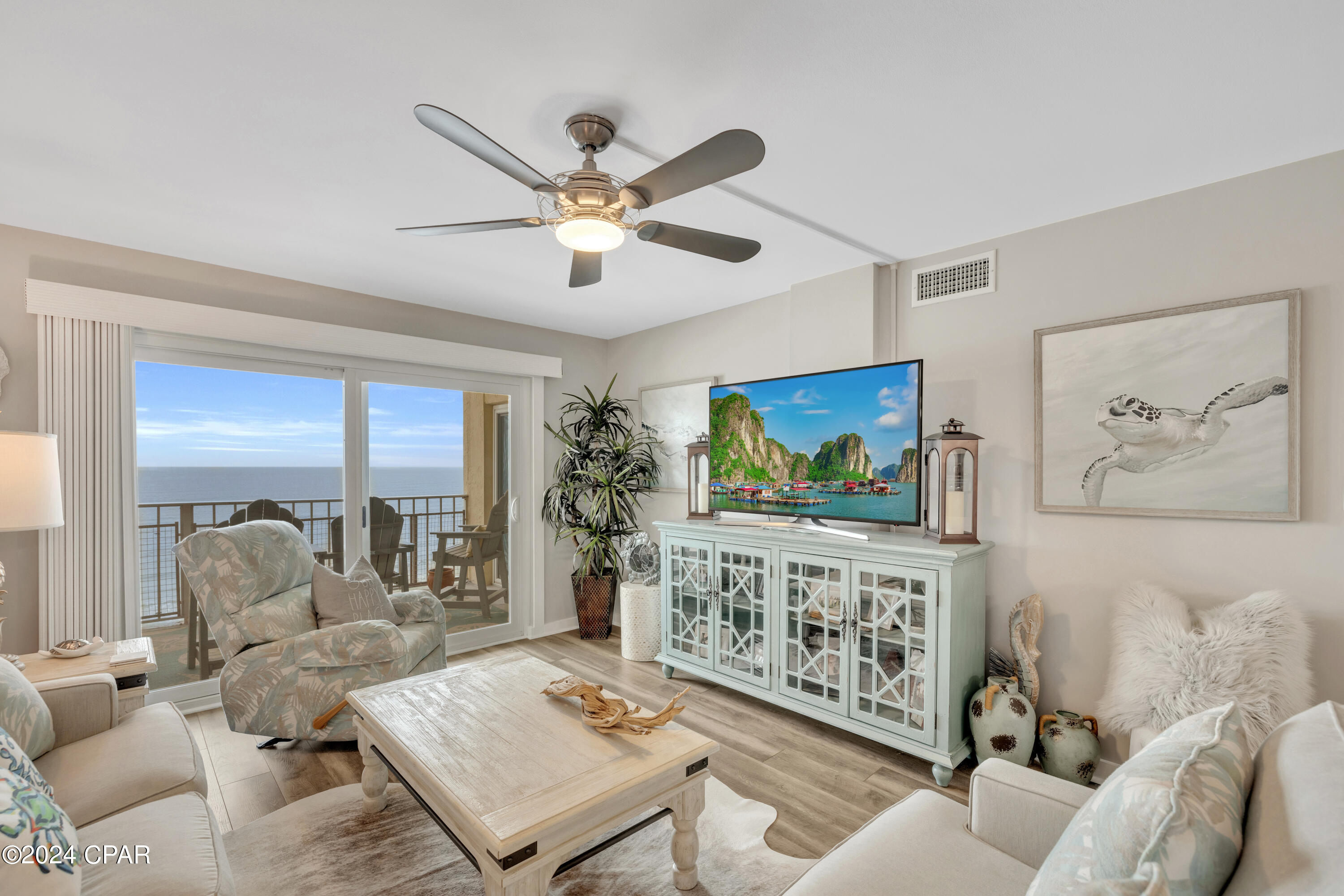 5801 Thomas Drive 818