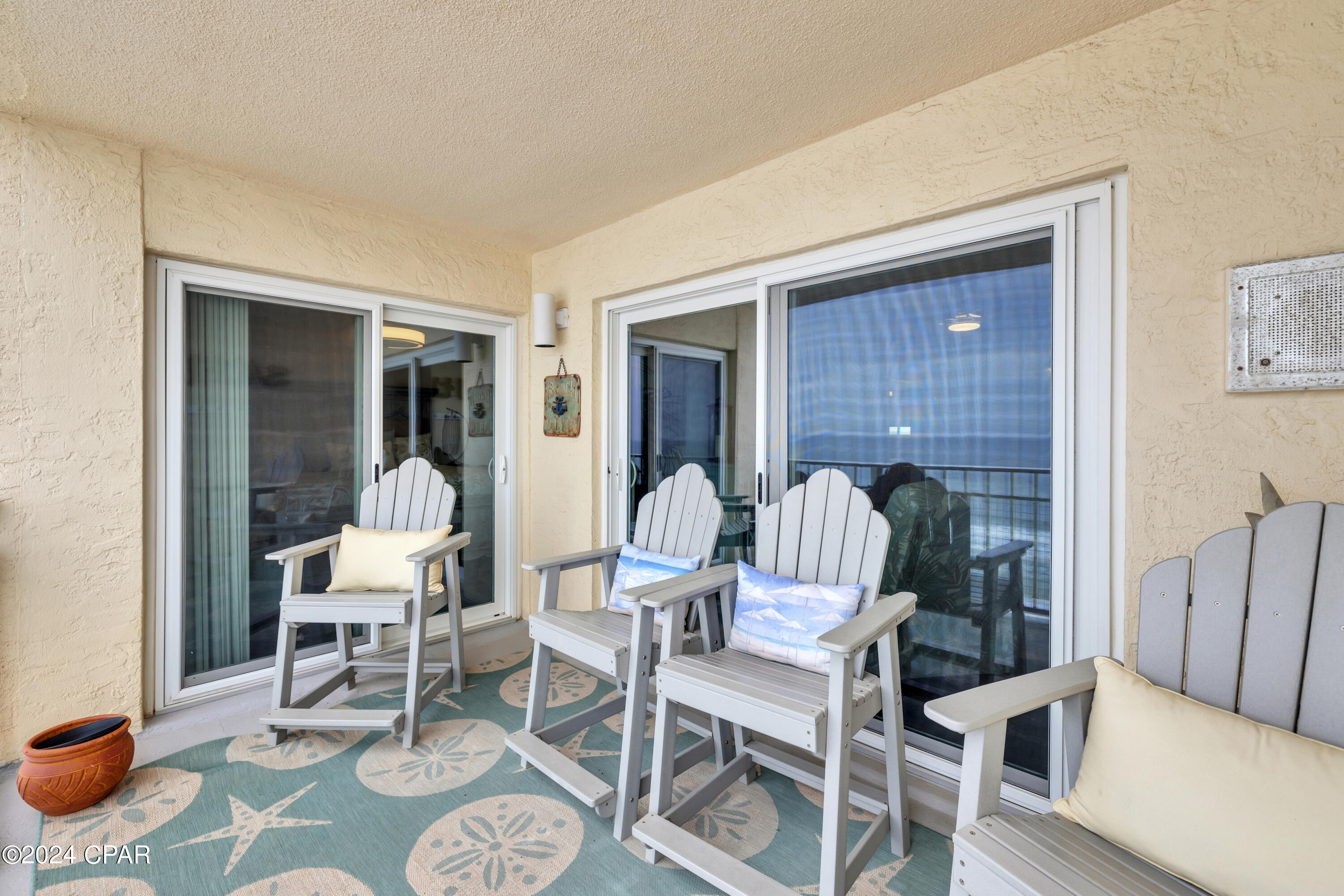 5801 Thomas Drive 818