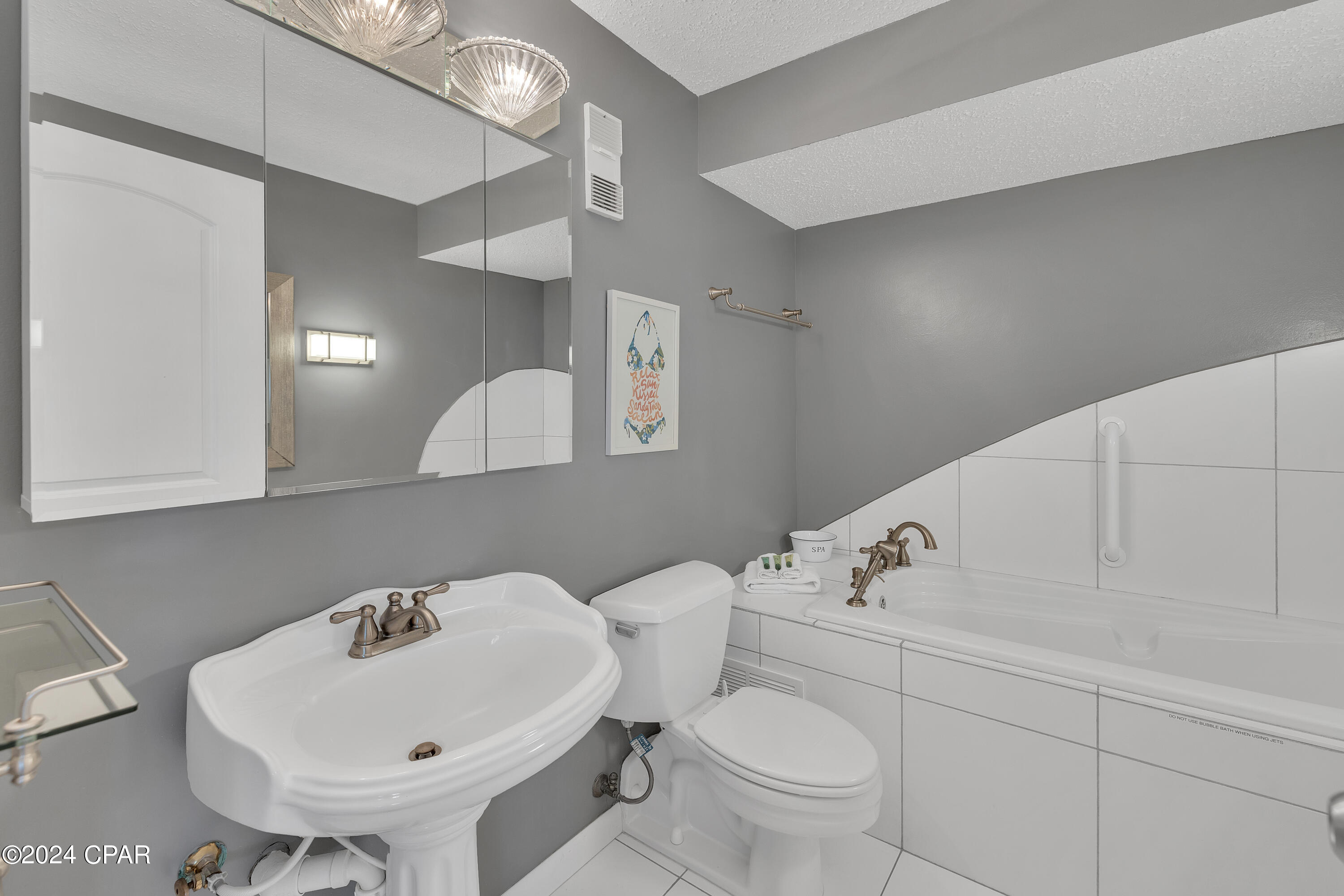 5801 S Thomas Drive 1103