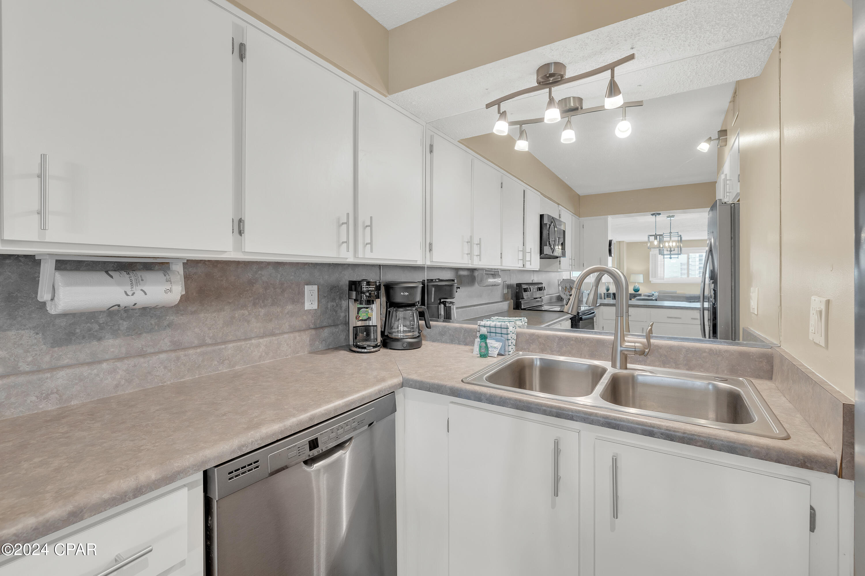 5801 S Thomas Drive 1103