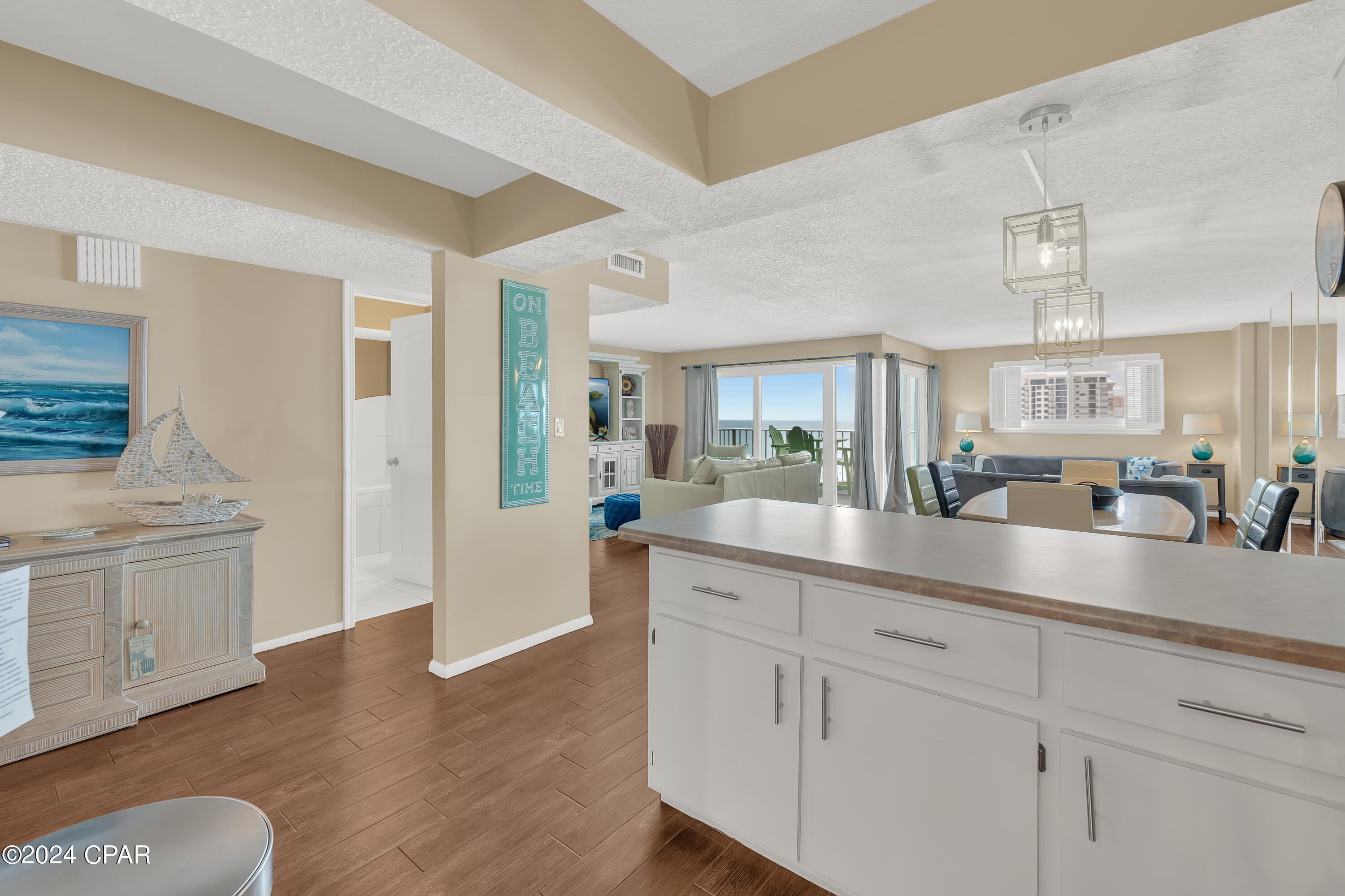 5801 S Thomas Drive 1103