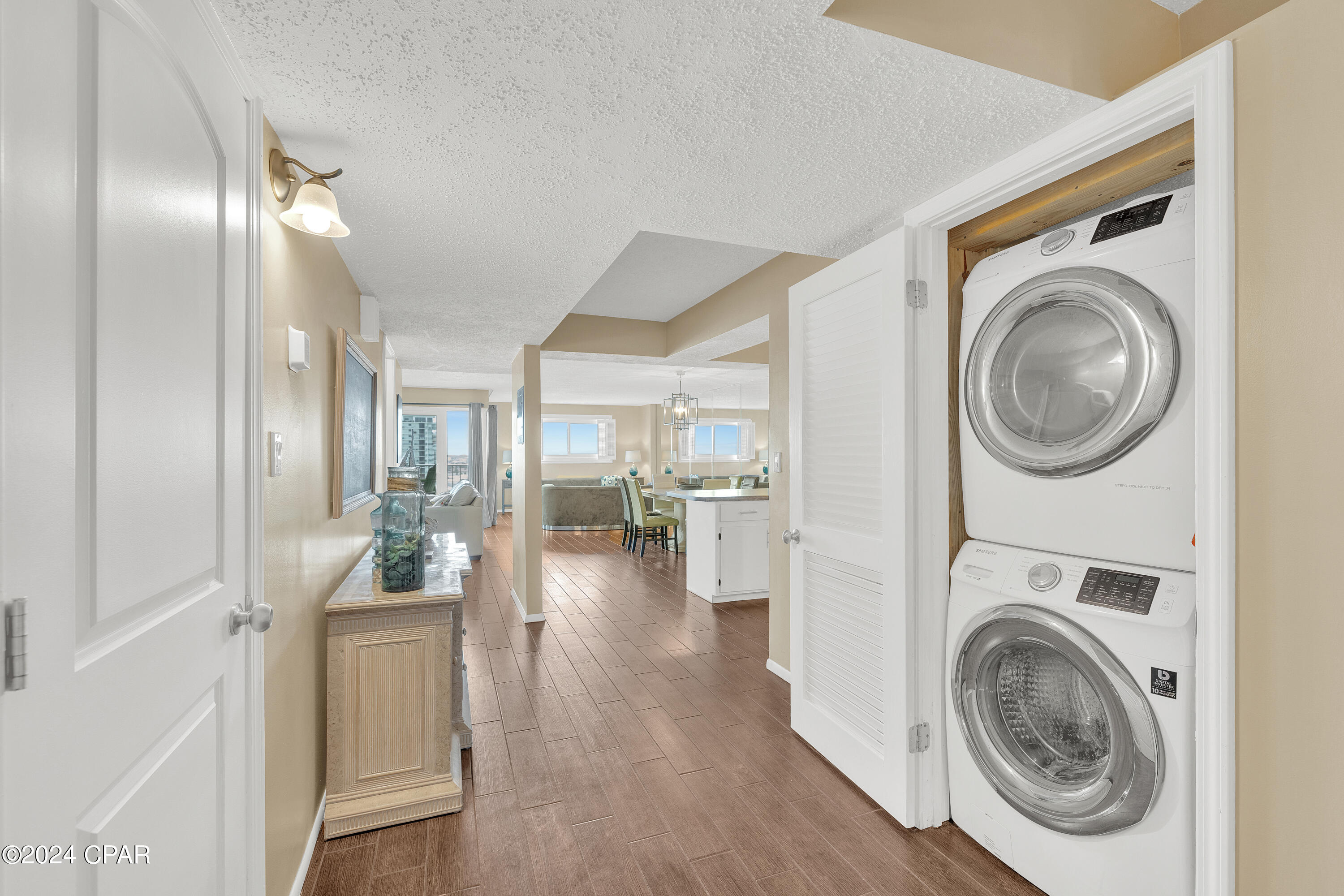 5801 S Thomas Drive 1103