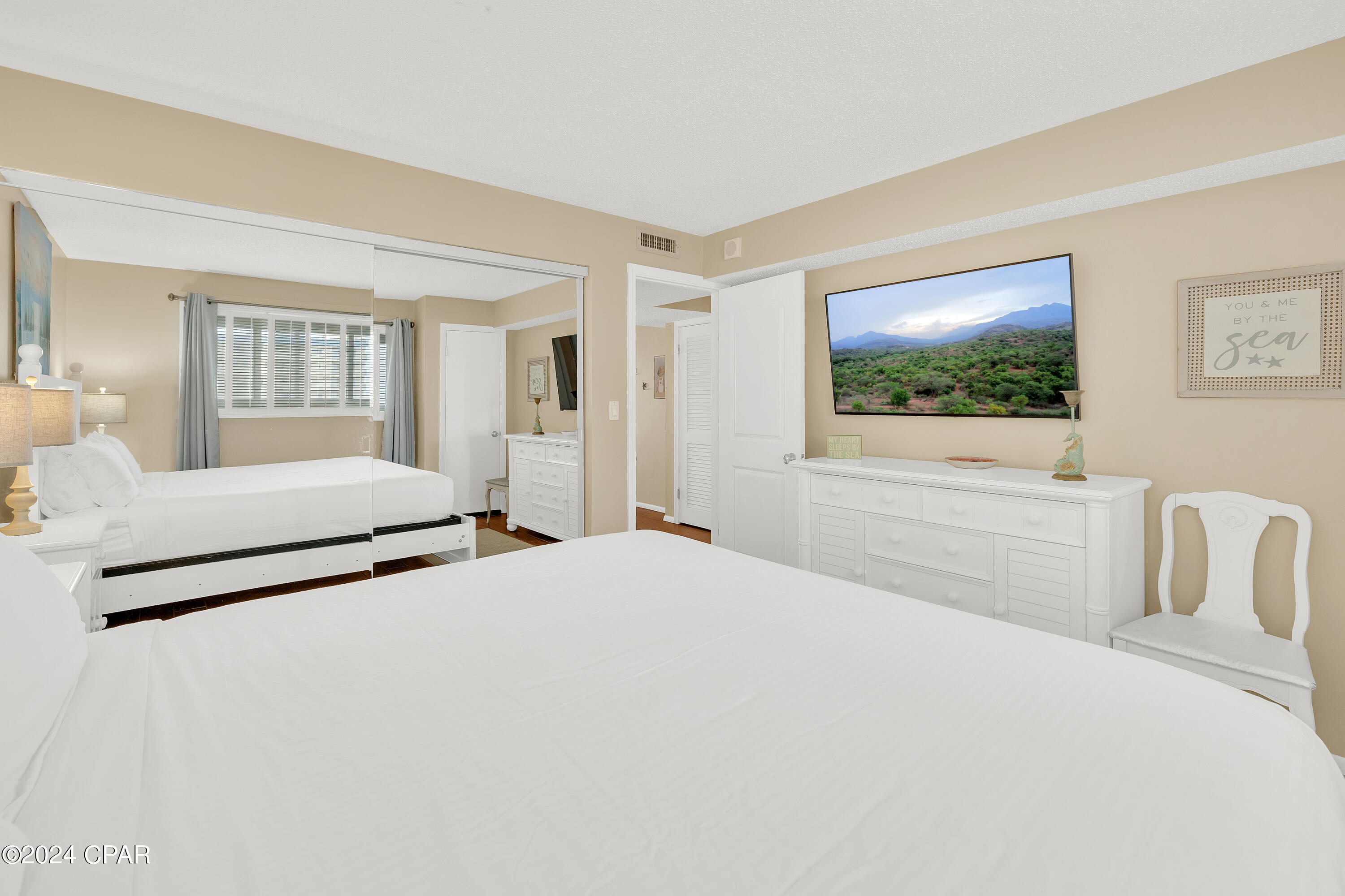 5801 S Thomas Drive 1103