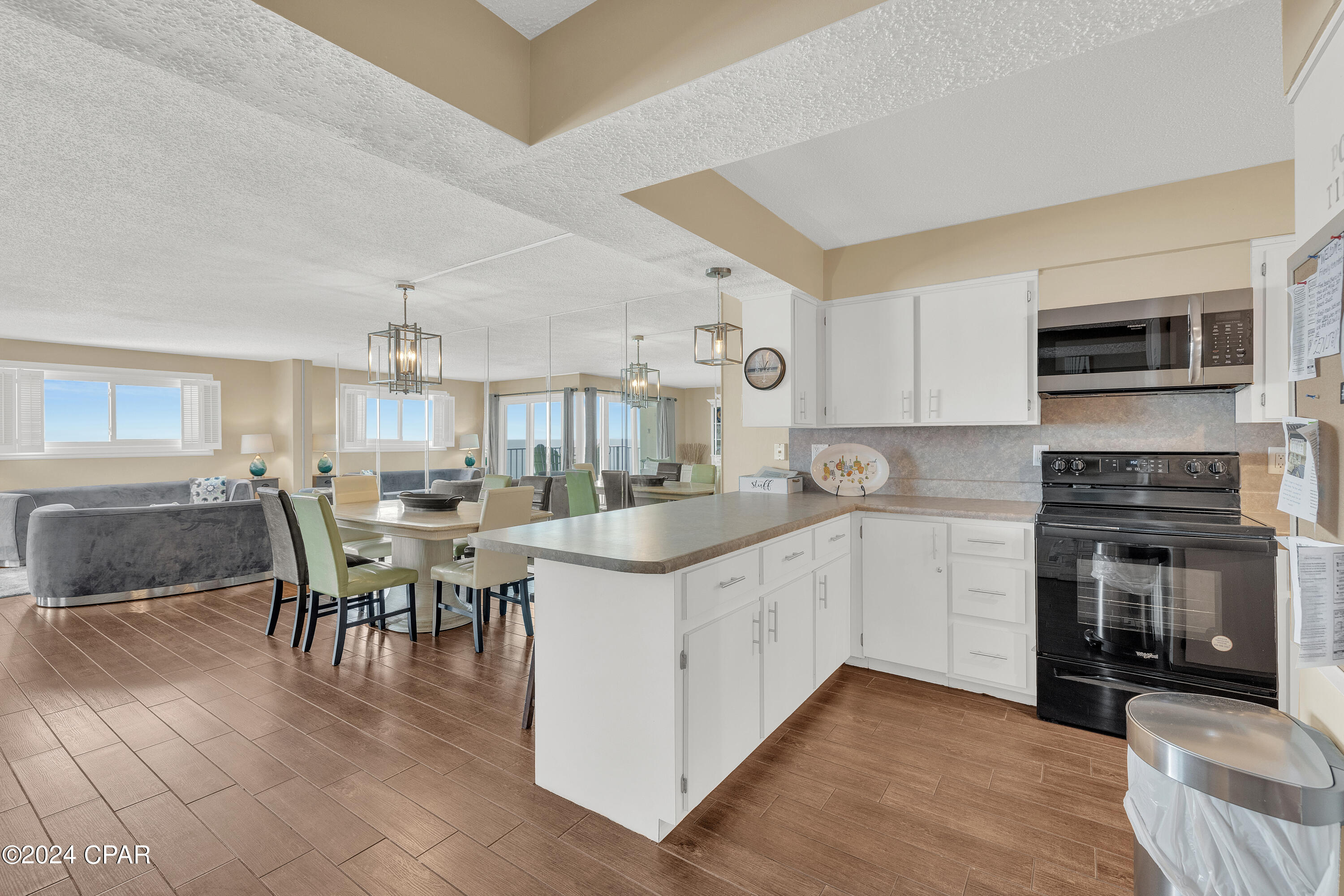 5801 S Thomas Drive 1103