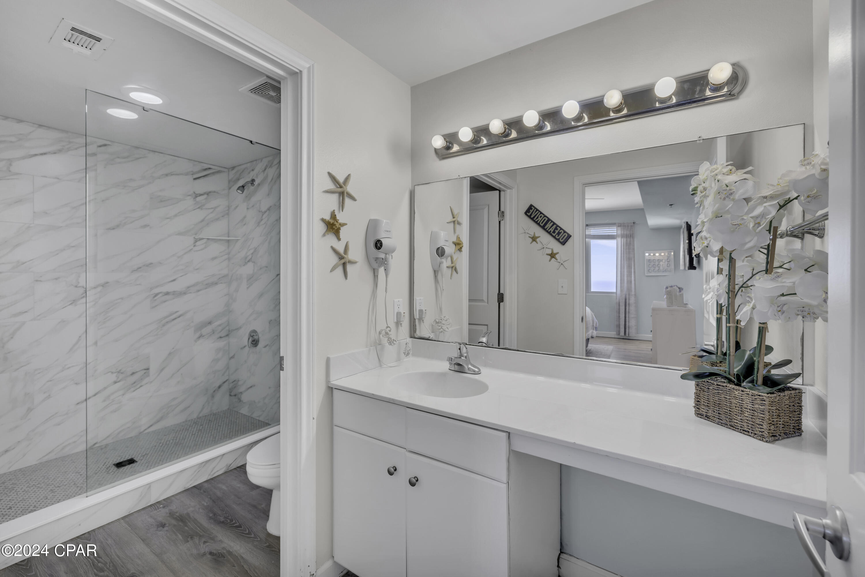 9900 S Thomas Drive 1831