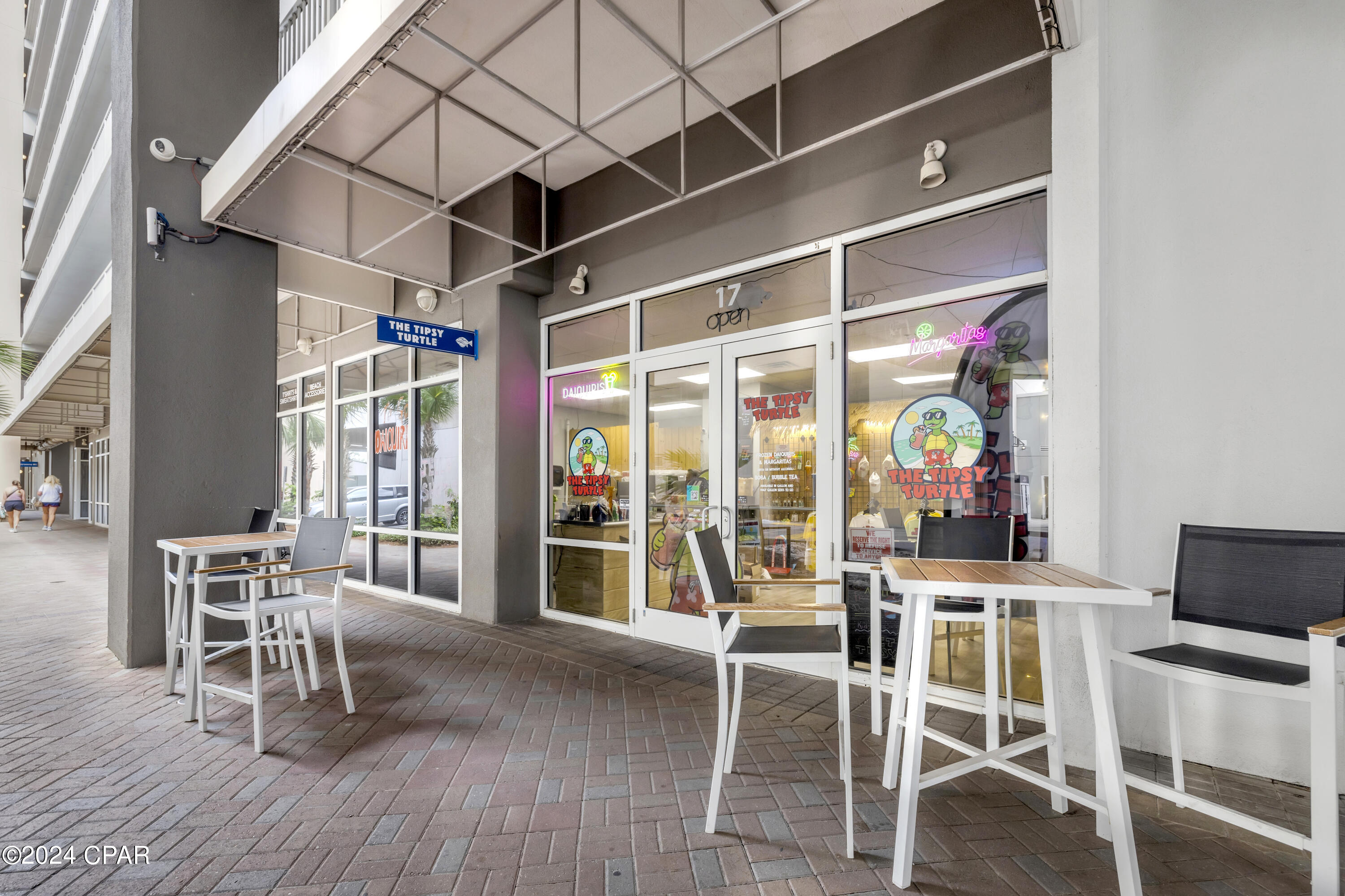 9860 S Thomas Drive 1402