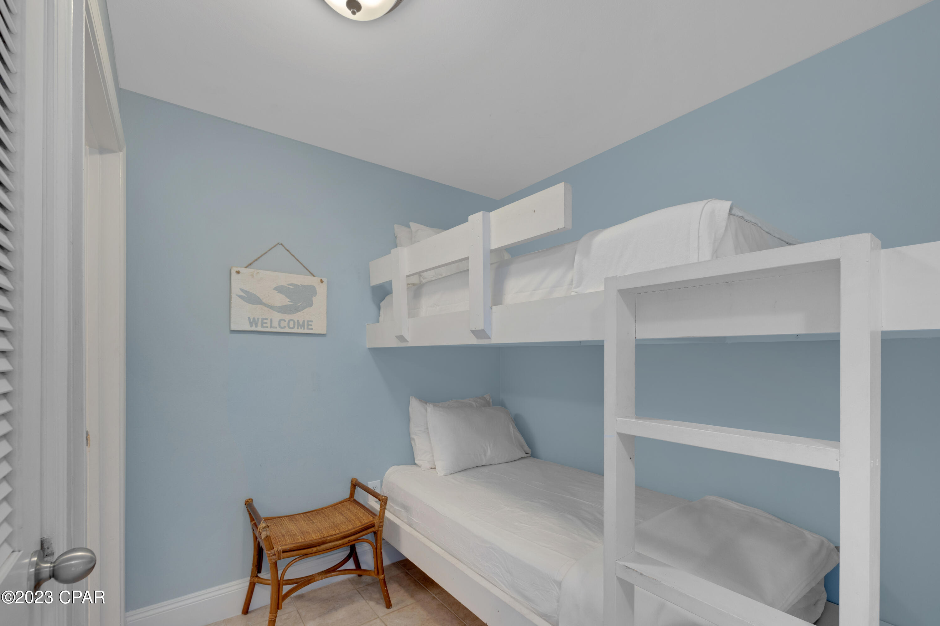 9860 S Thomas Drive 1402