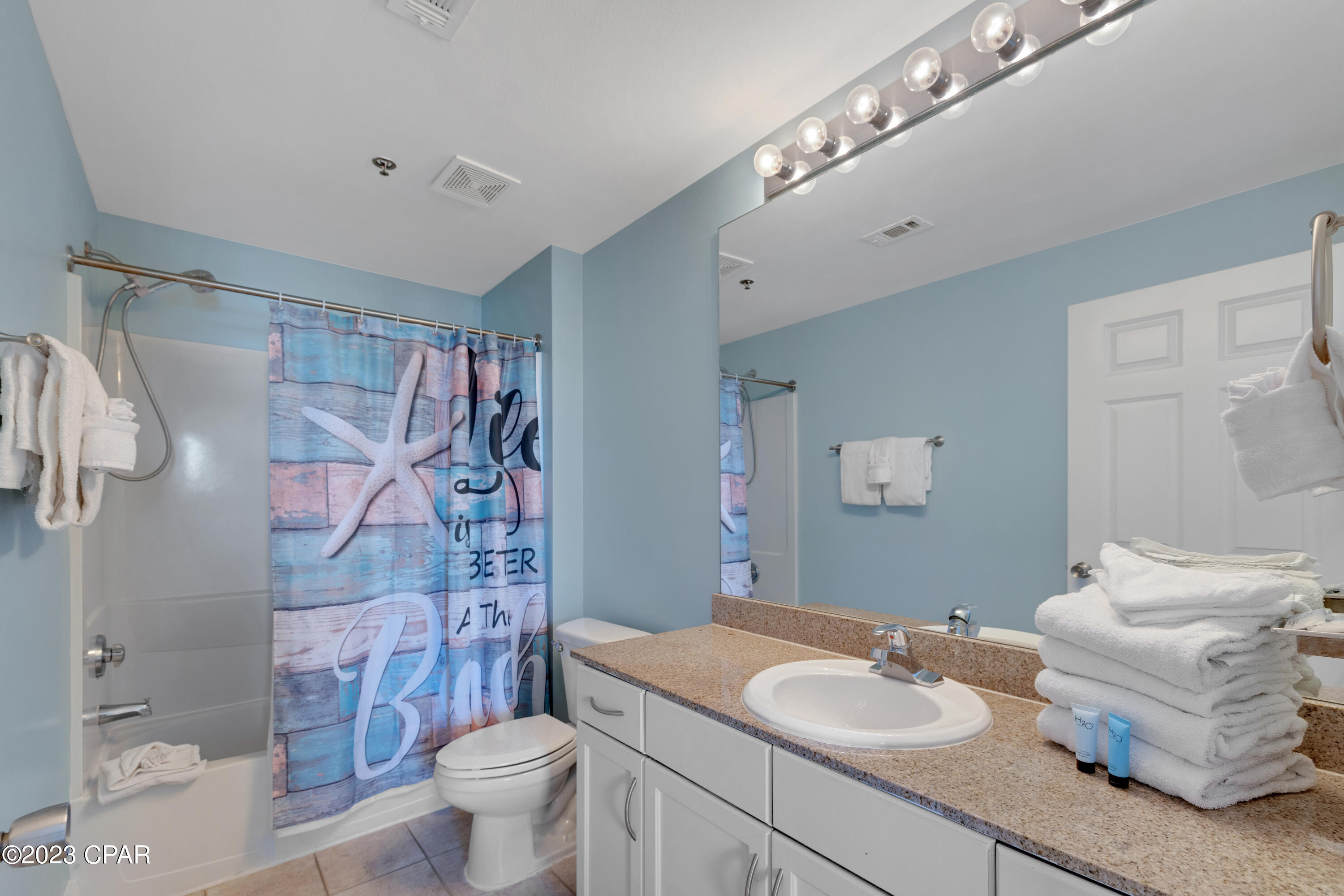 9860 S Thomas Drive 1402