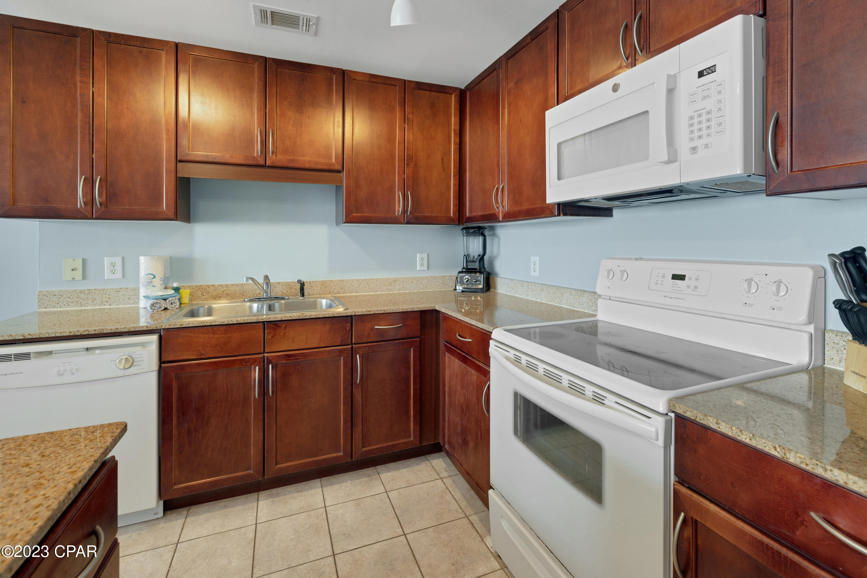 9860 S Thomas Drive 1402