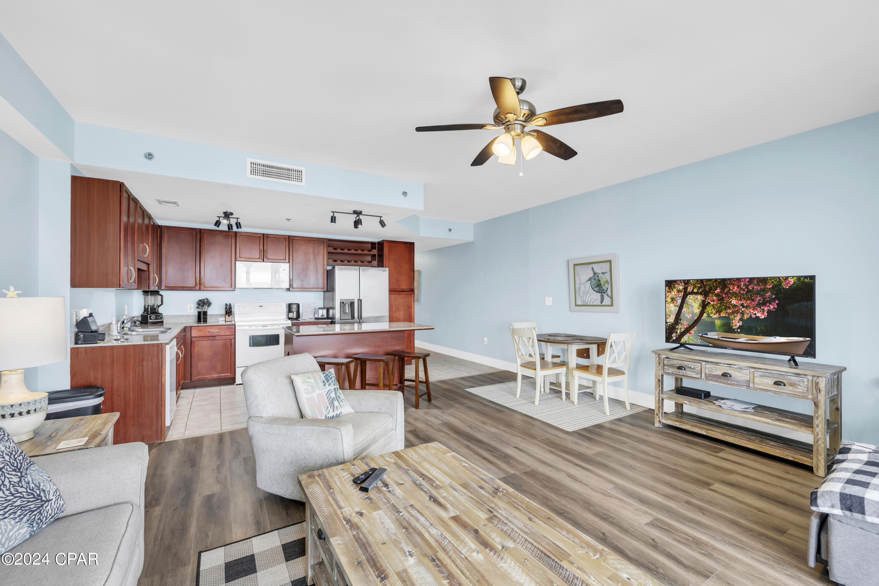 9860 S Thomas Drive 1402