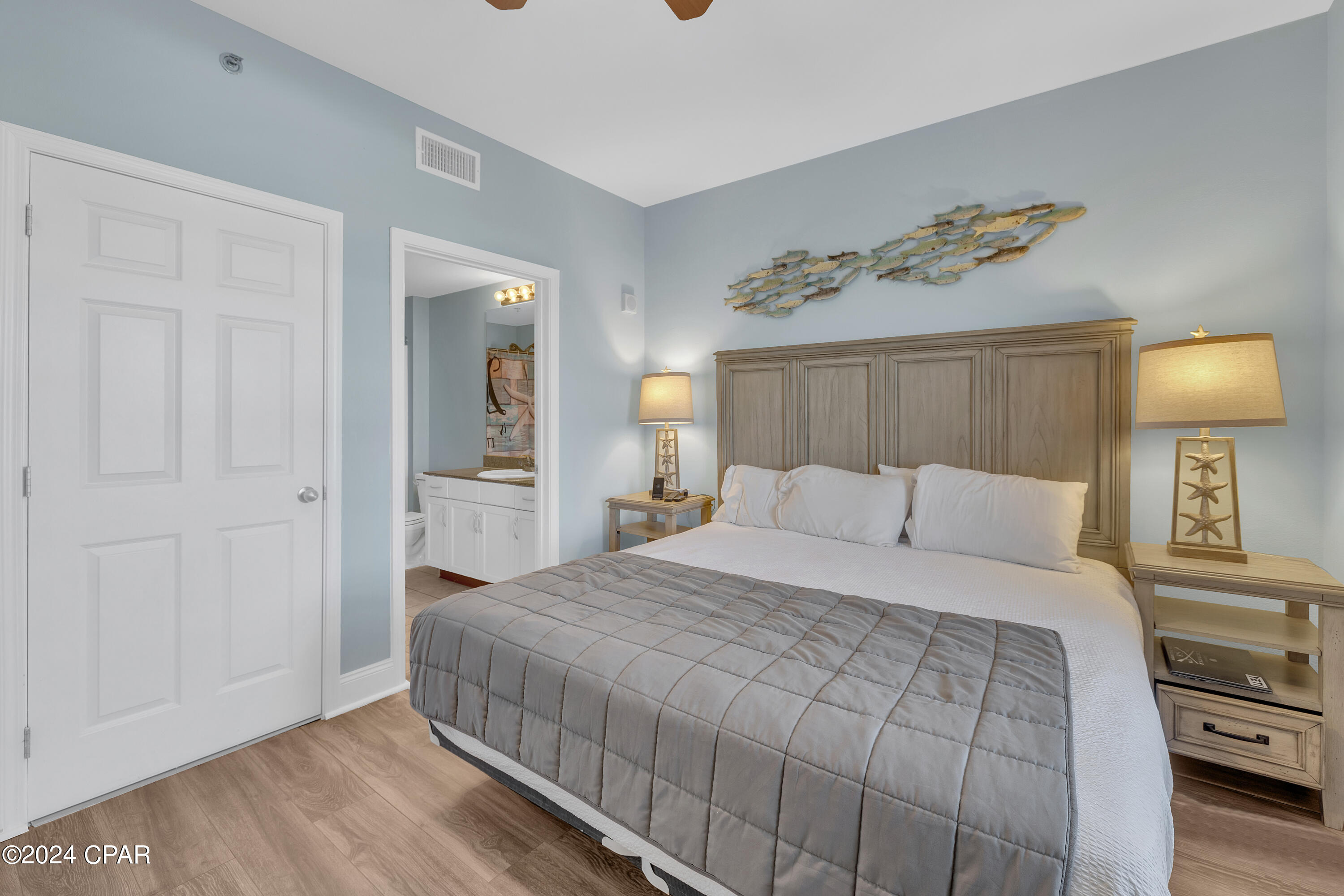 9860 S Thomas Drive 1402