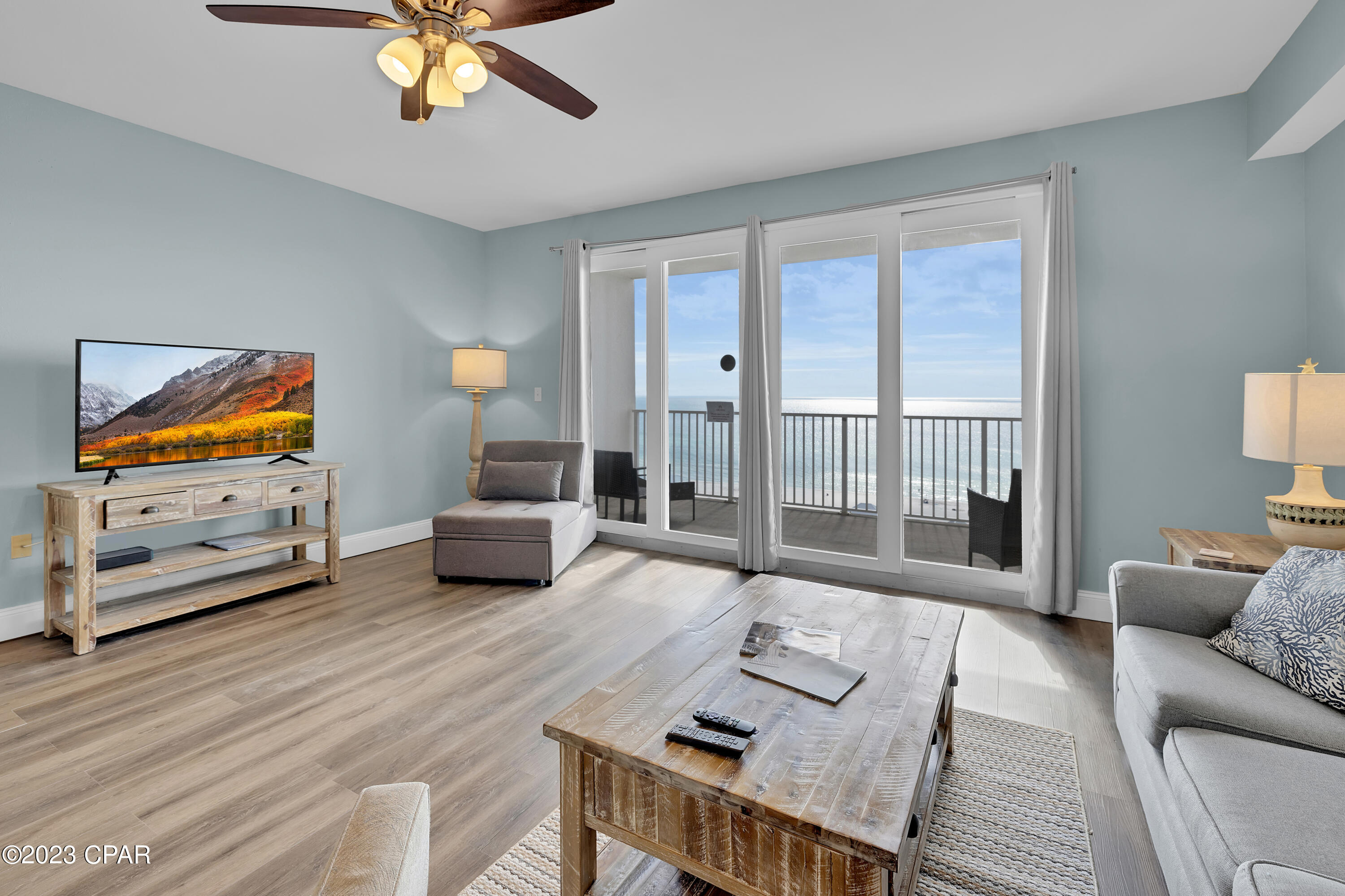 9860 S Thomas Drive 1402