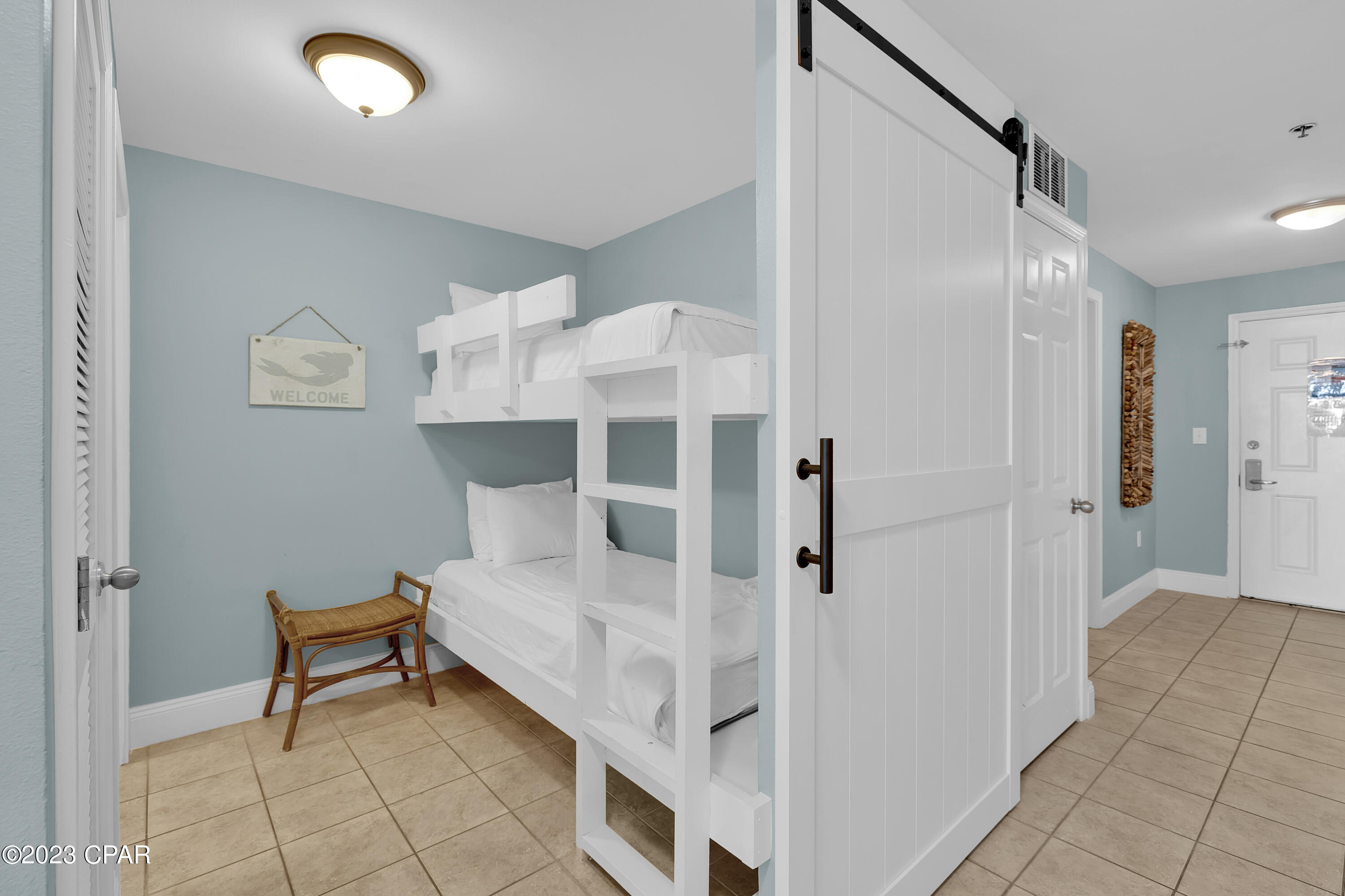 9860 S Thomas Drive 1402