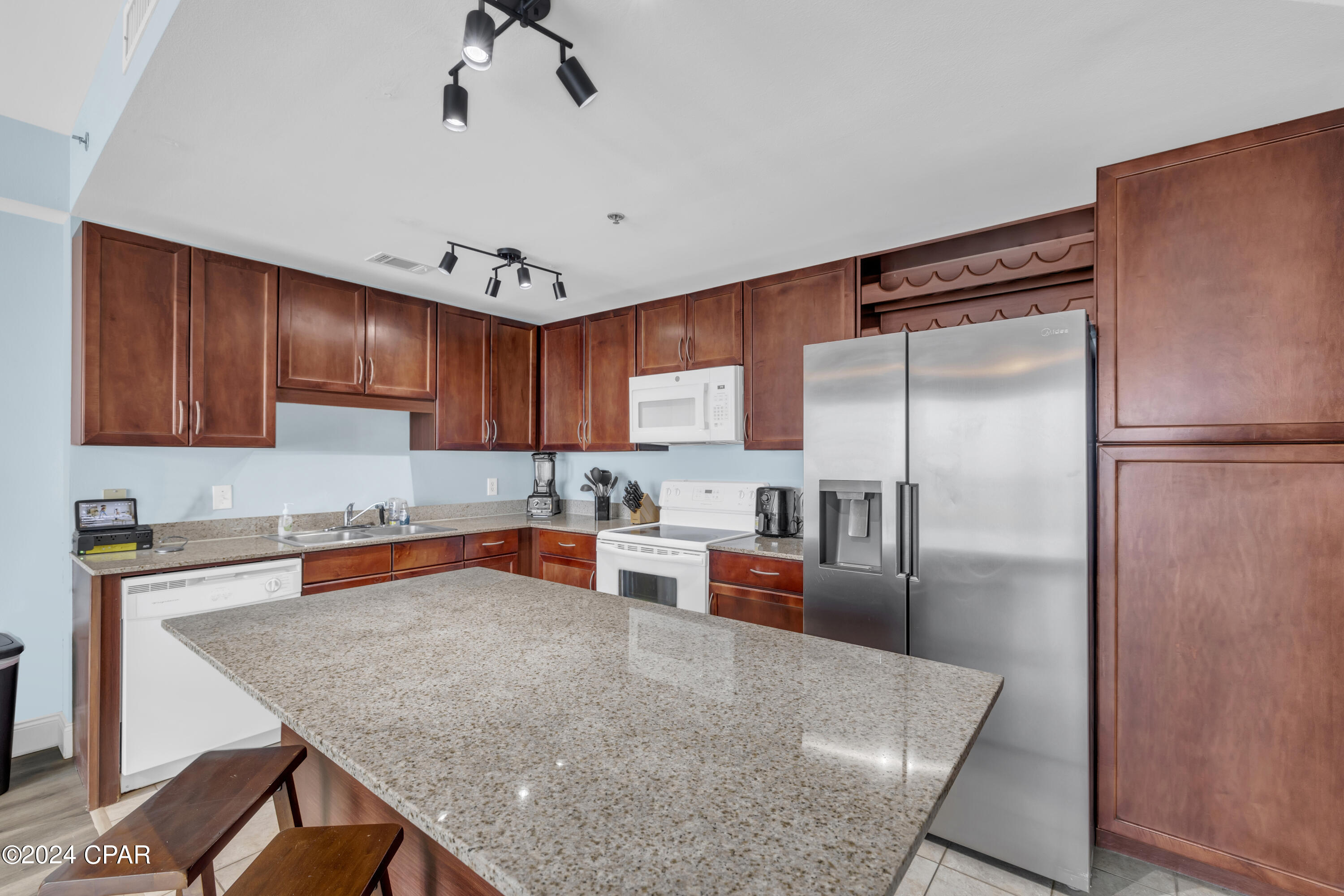 9860 S Thomas Drive 1402