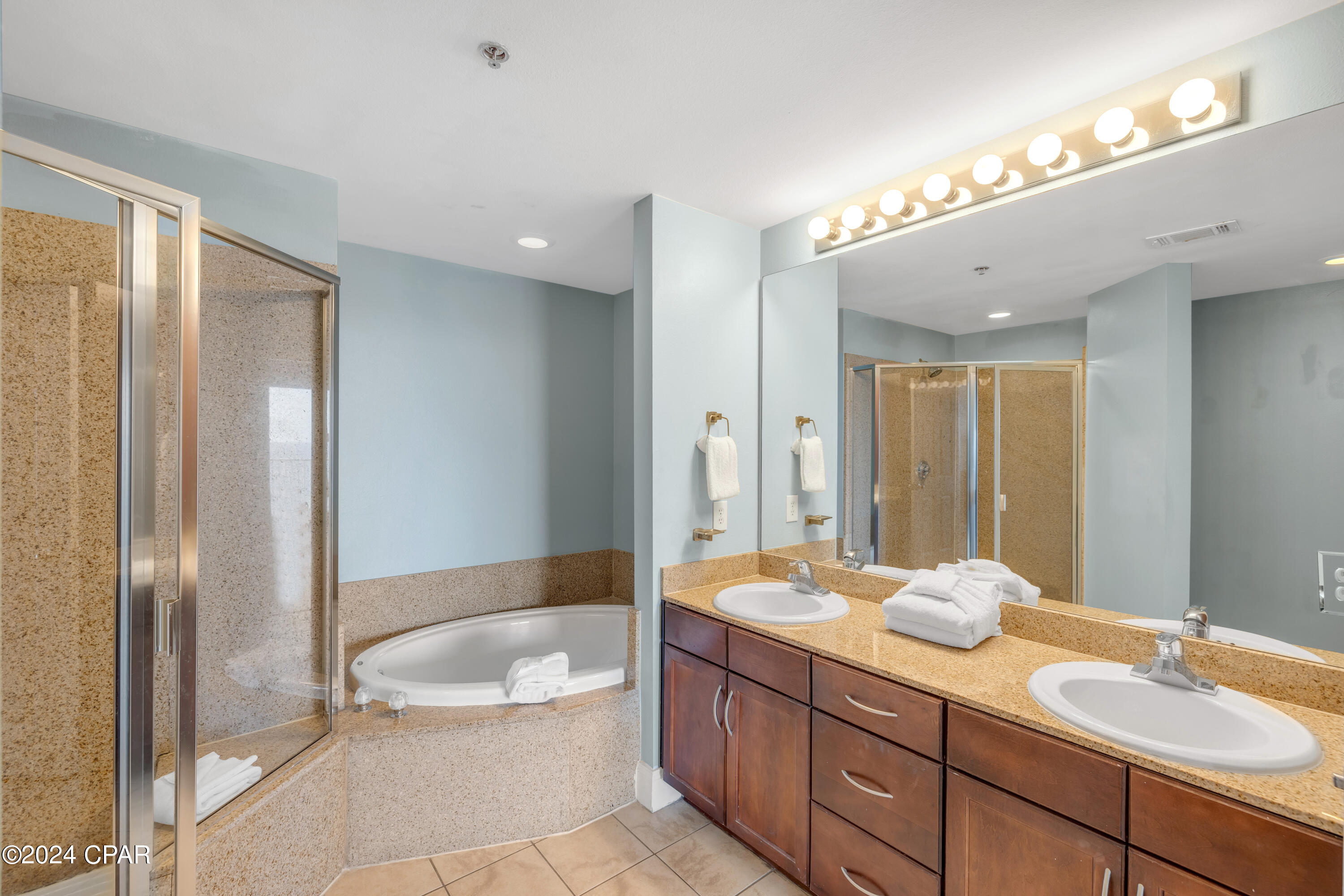 9860 S Thomas Drive 1826