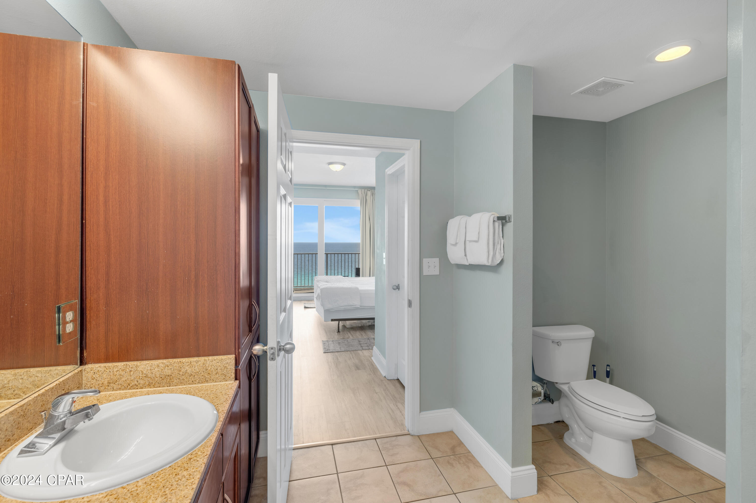 9860 S Thomas Drive 1826