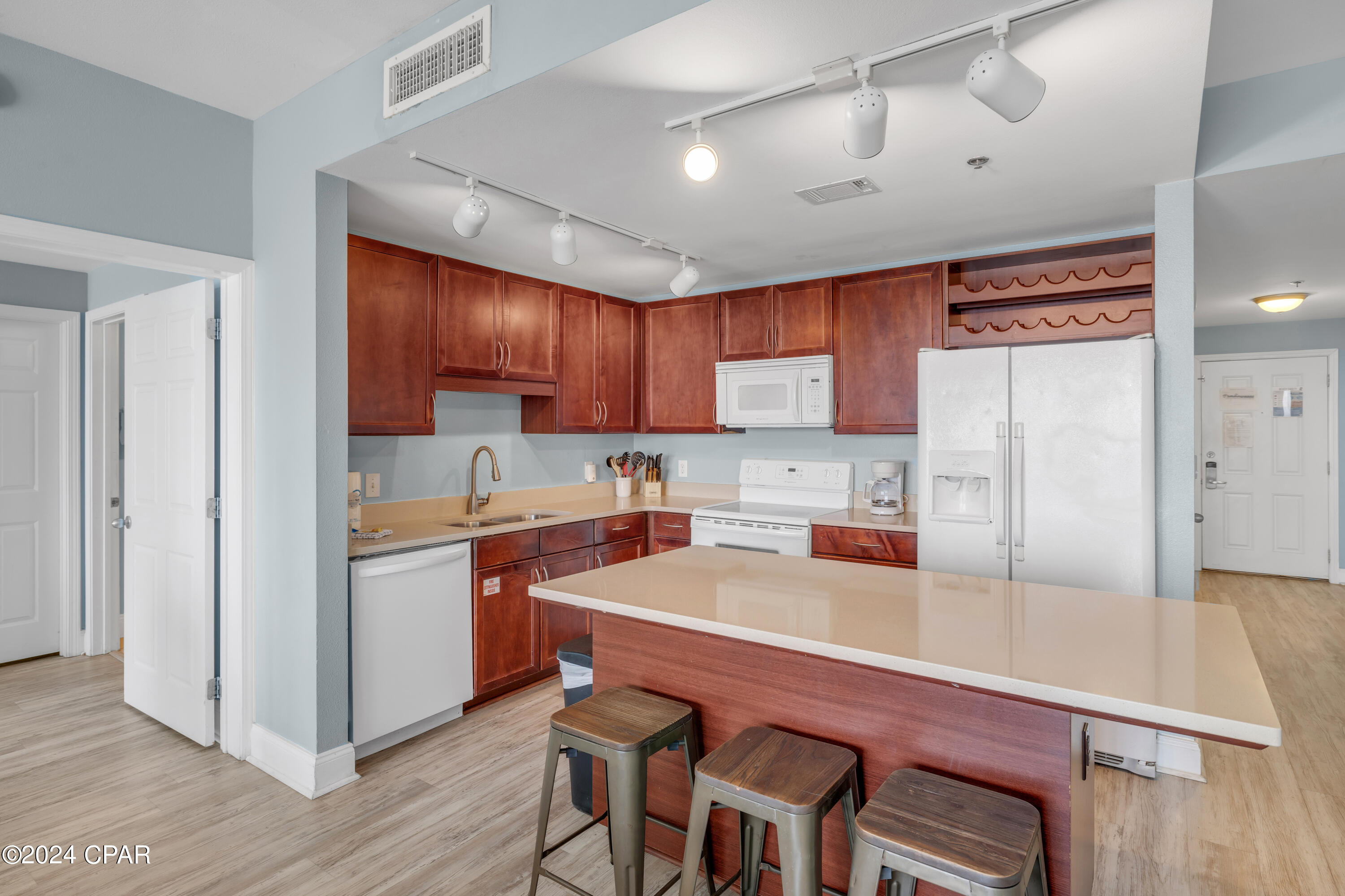 9860 S Thomas Drive 1826