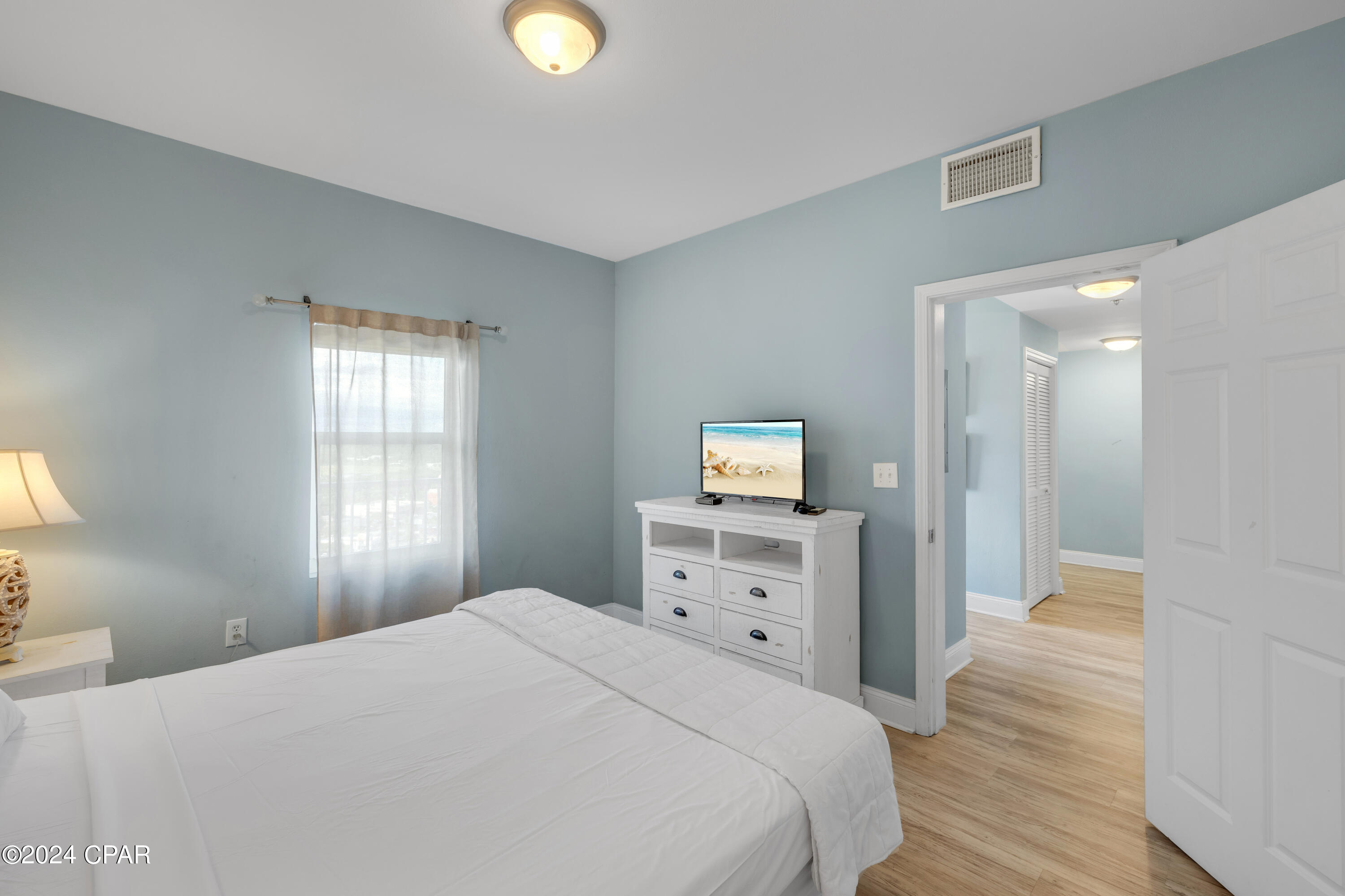 9860 S Thomas Drive 1826