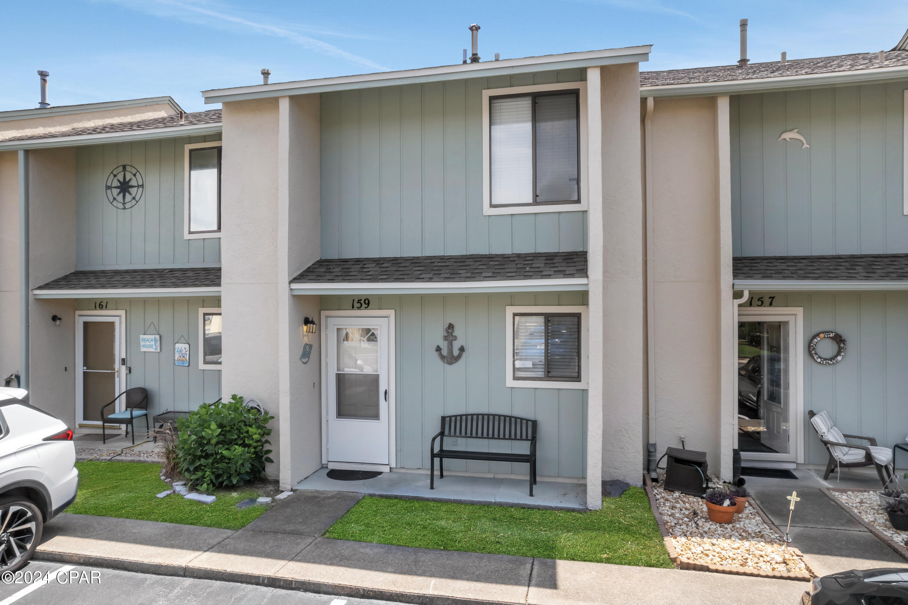 159 W Leslie Lane