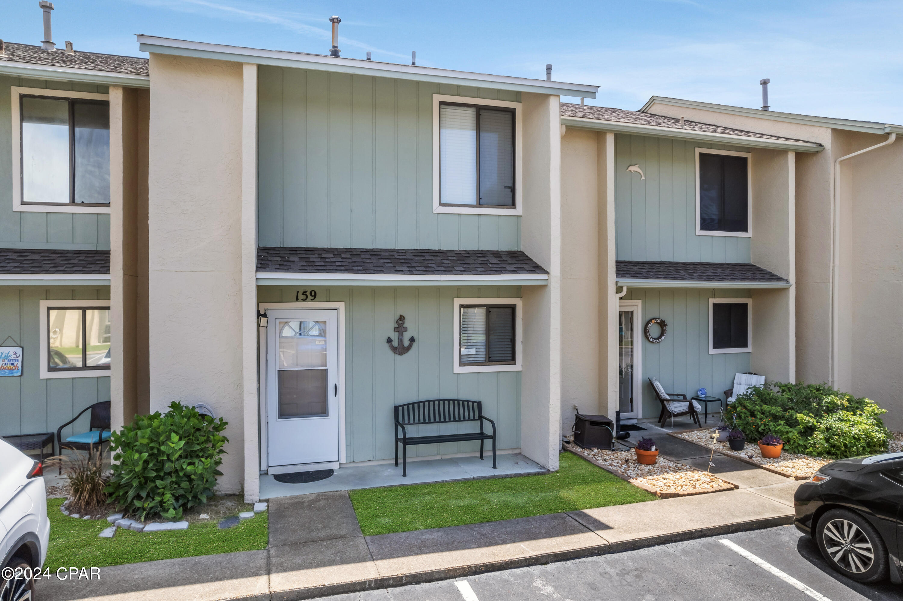 159 W Leslie Lane