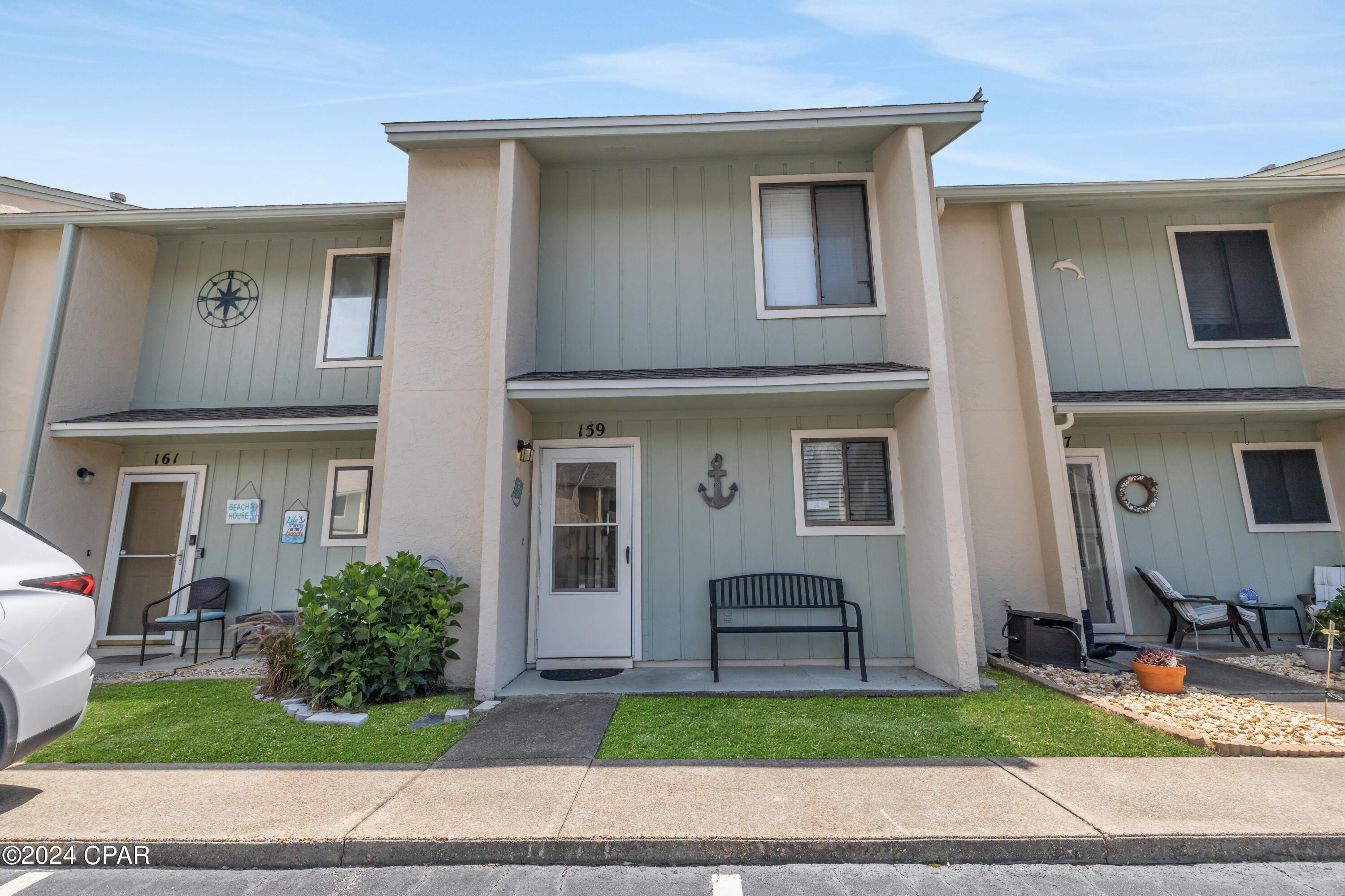 159 W Leslie Lane