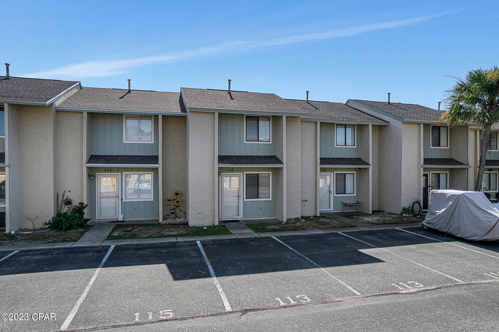 113 W Leslie Lane