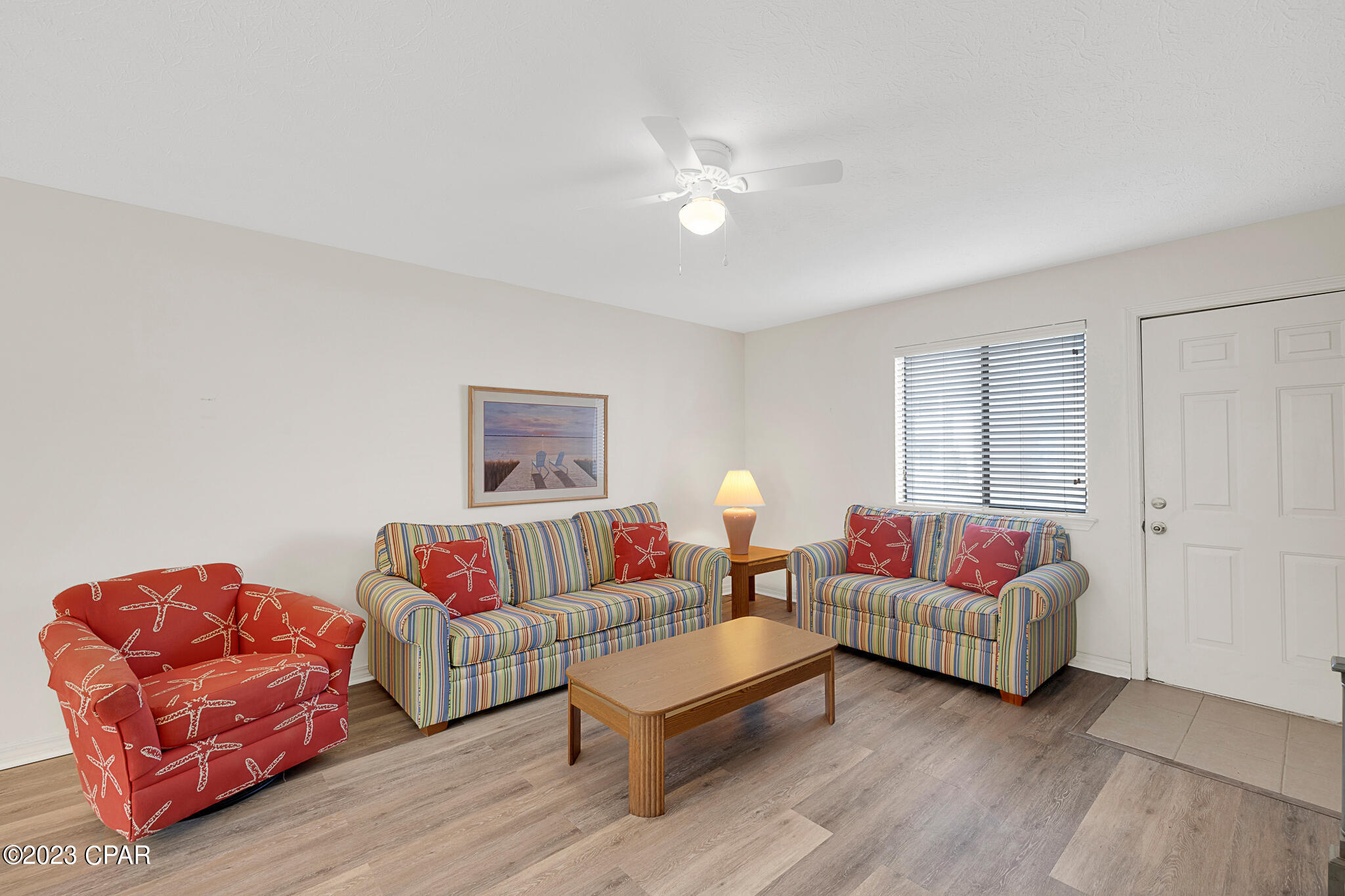 113 W Leslie Lane