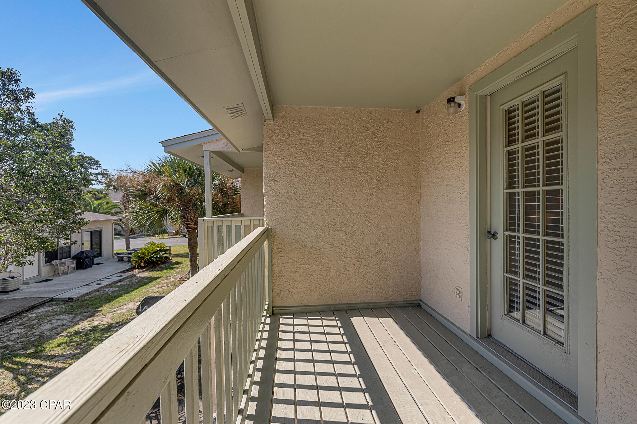 113 W Leslie Lane