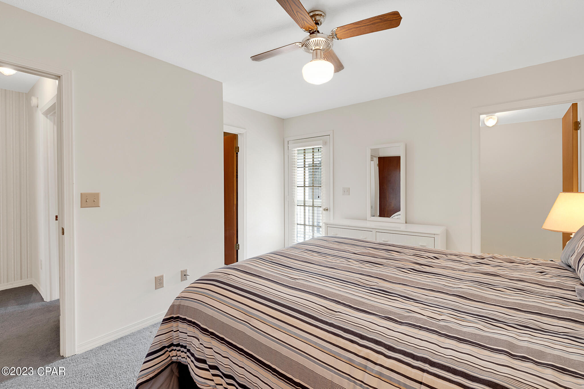 113 W Leslie Lane