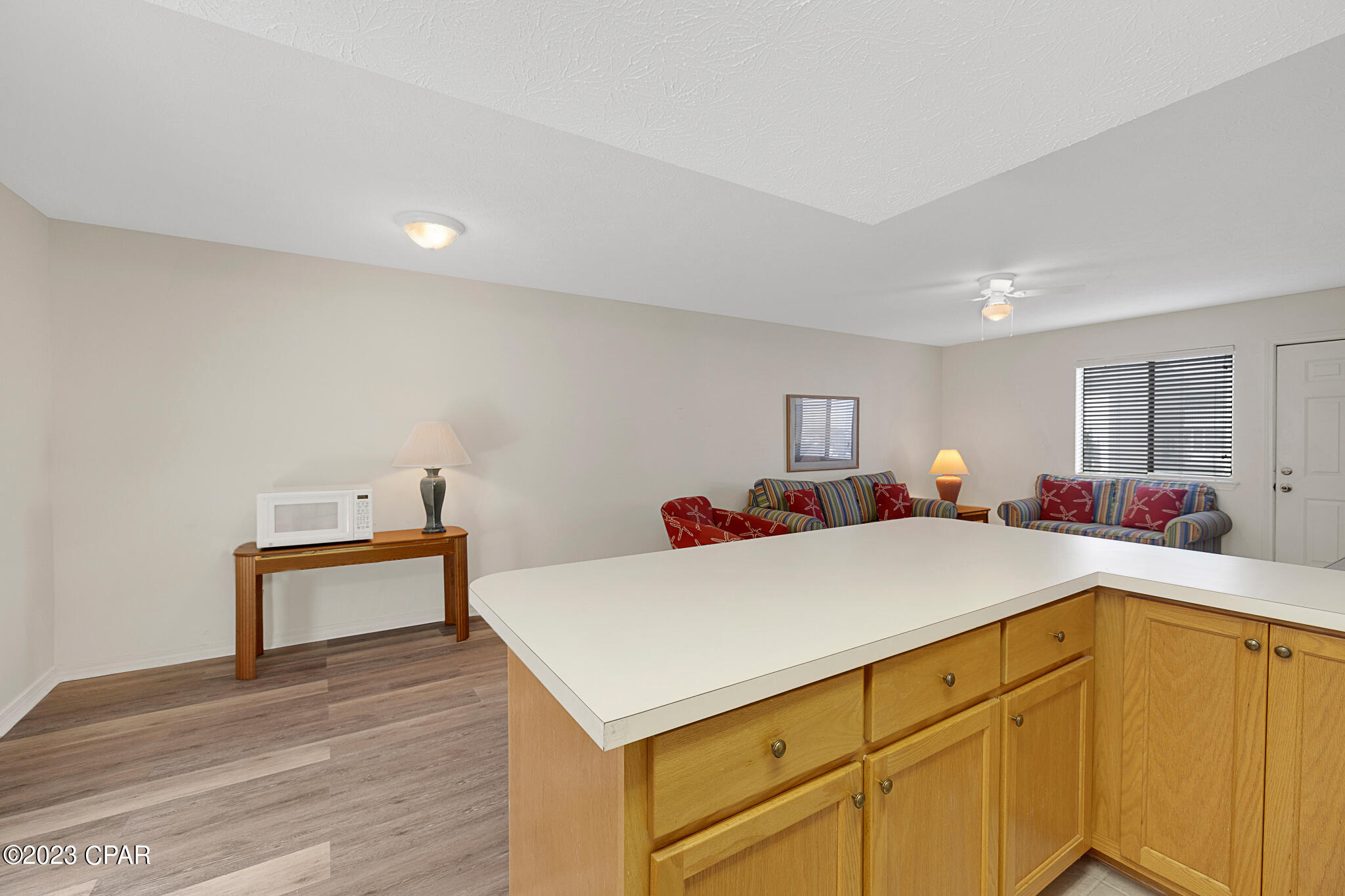 113 W Leslie Lane