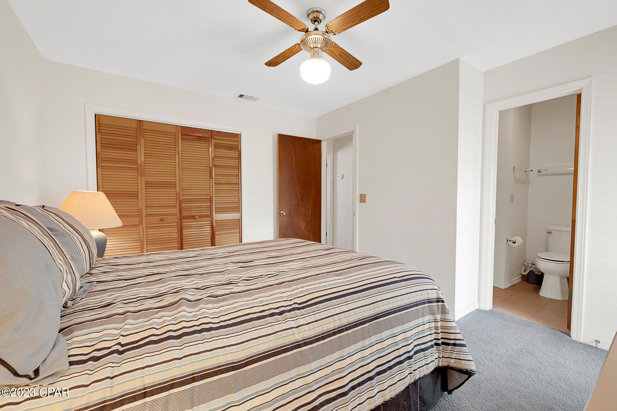113 W Leslie Lane