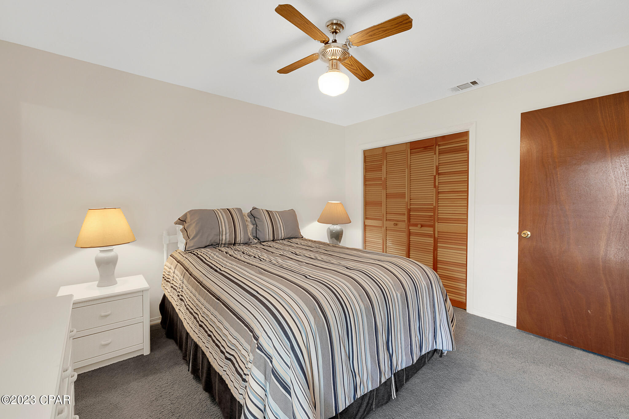 113 W Leslie Lane
