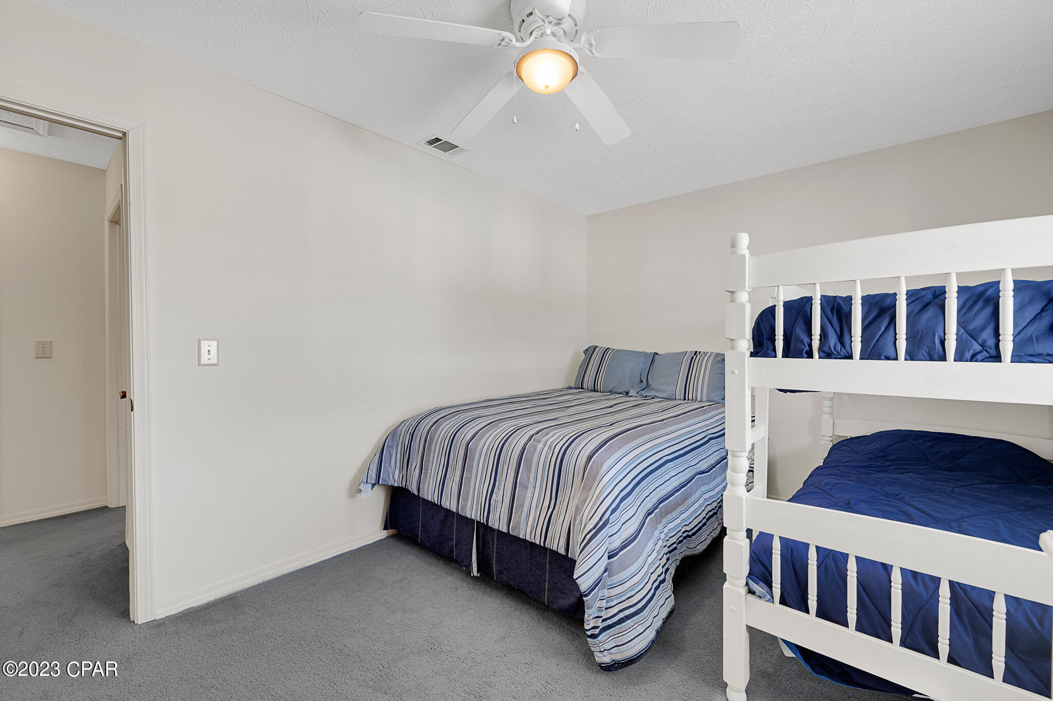 113 W Leslie Lane