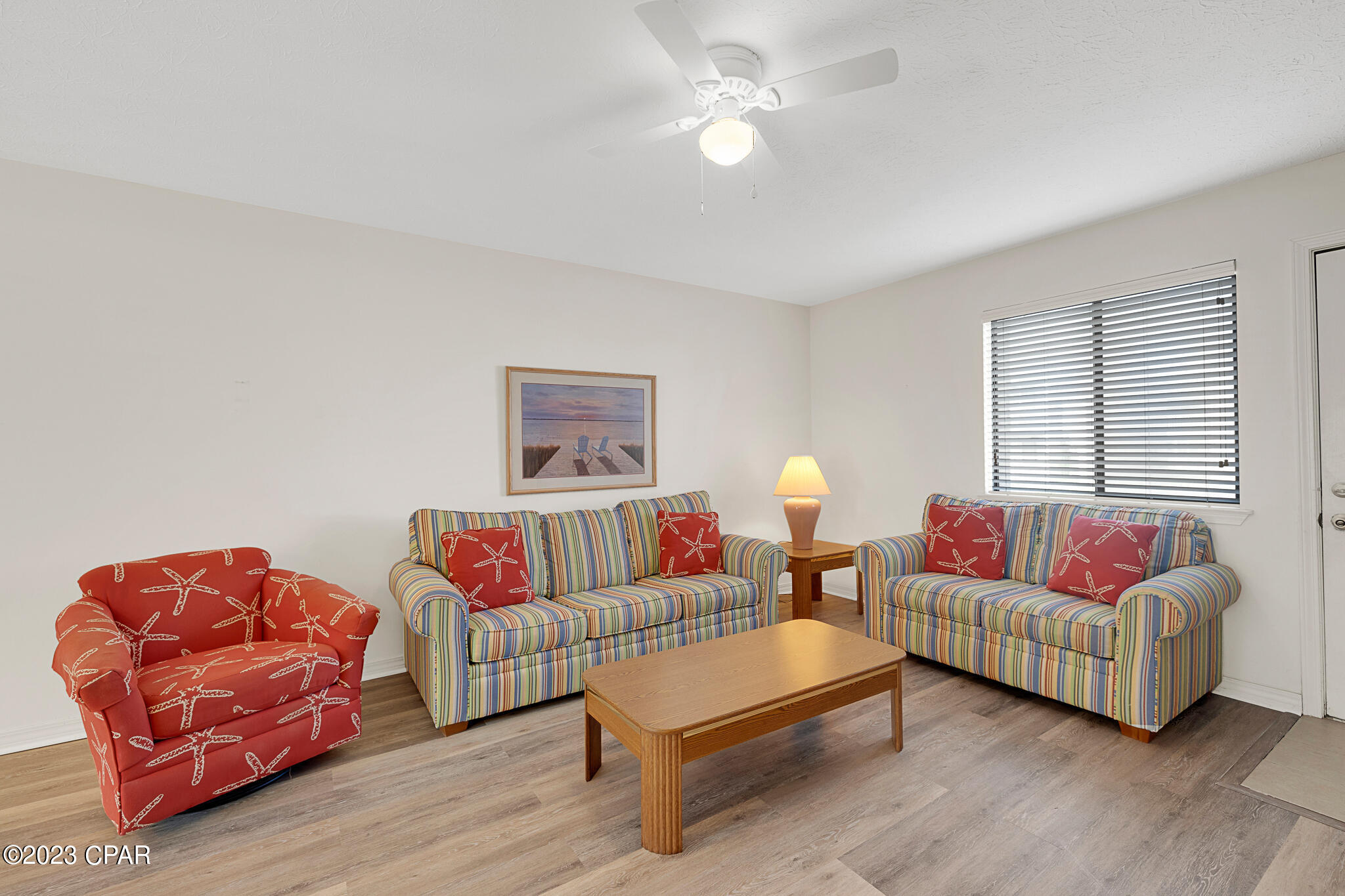 113 W Leslie Lane