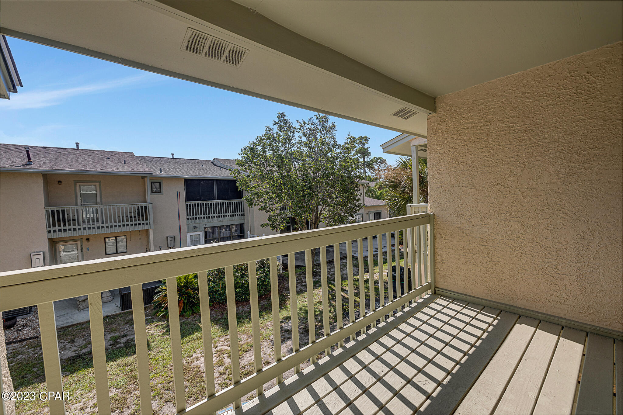 113 W Leslie Lane