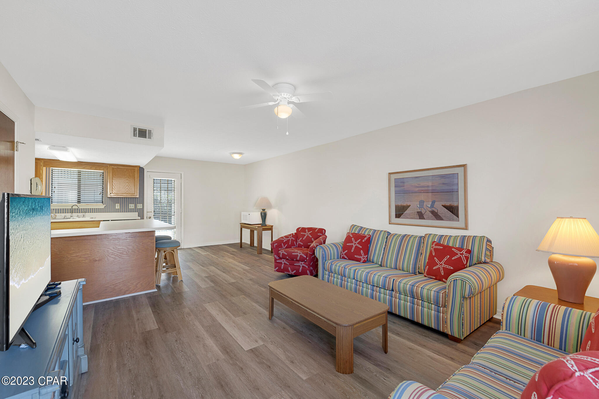 113 W Leslie Lane