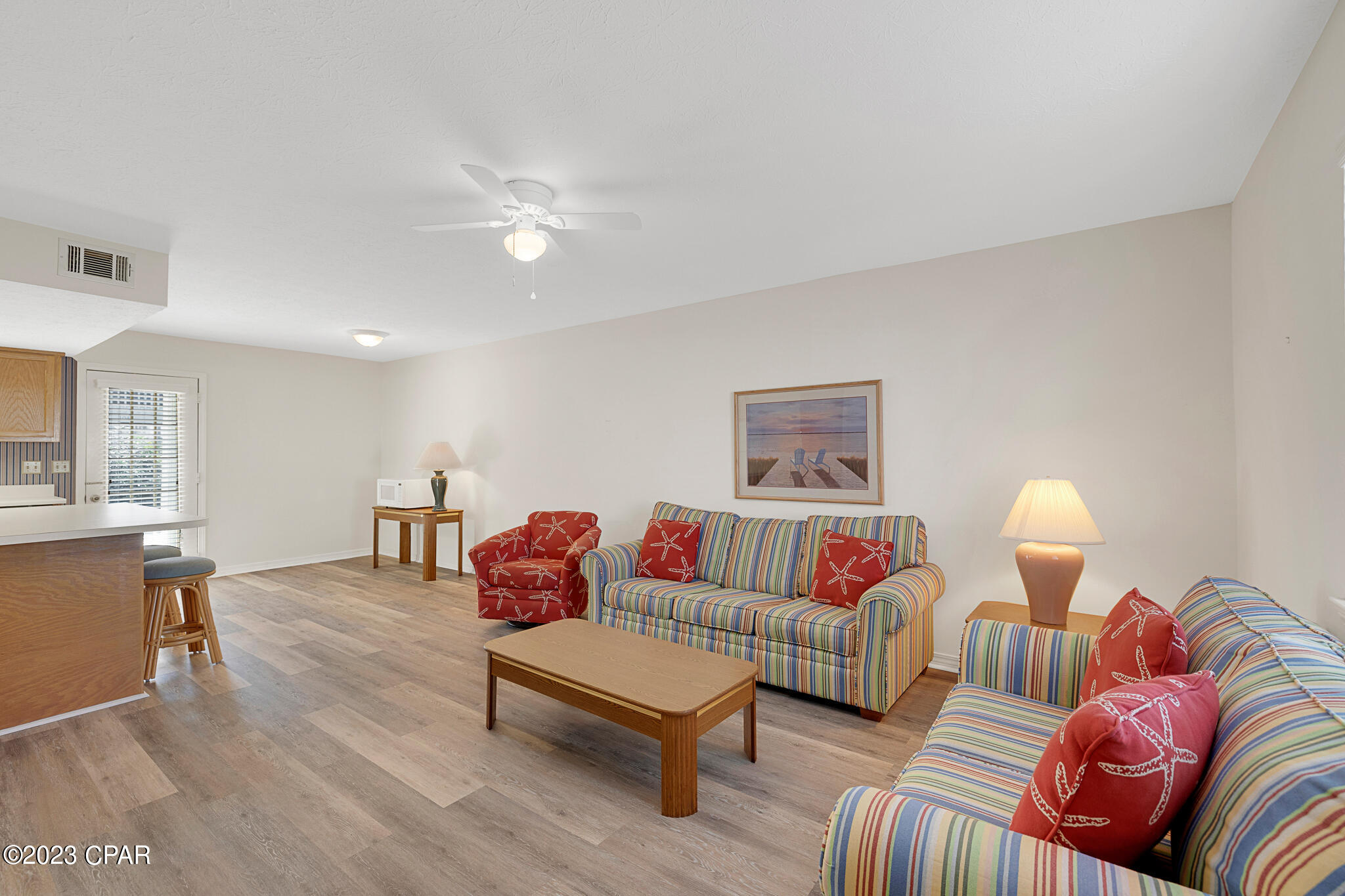113 W Leslie Lane