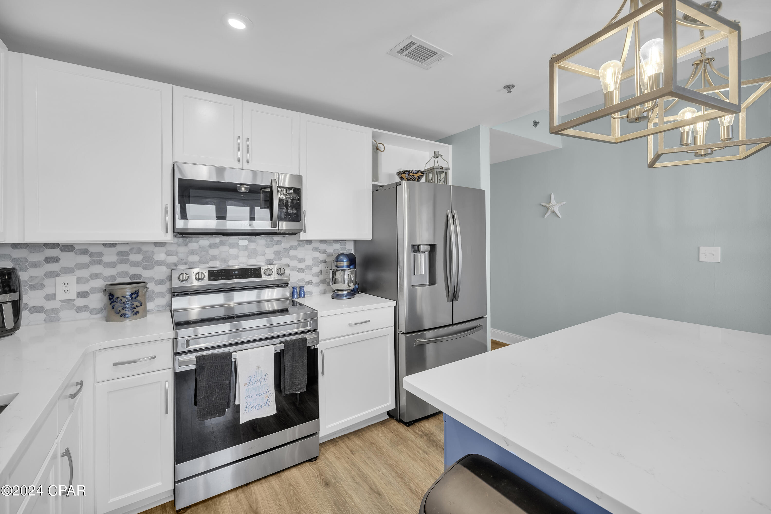 9860 S Thomas Drive 1208