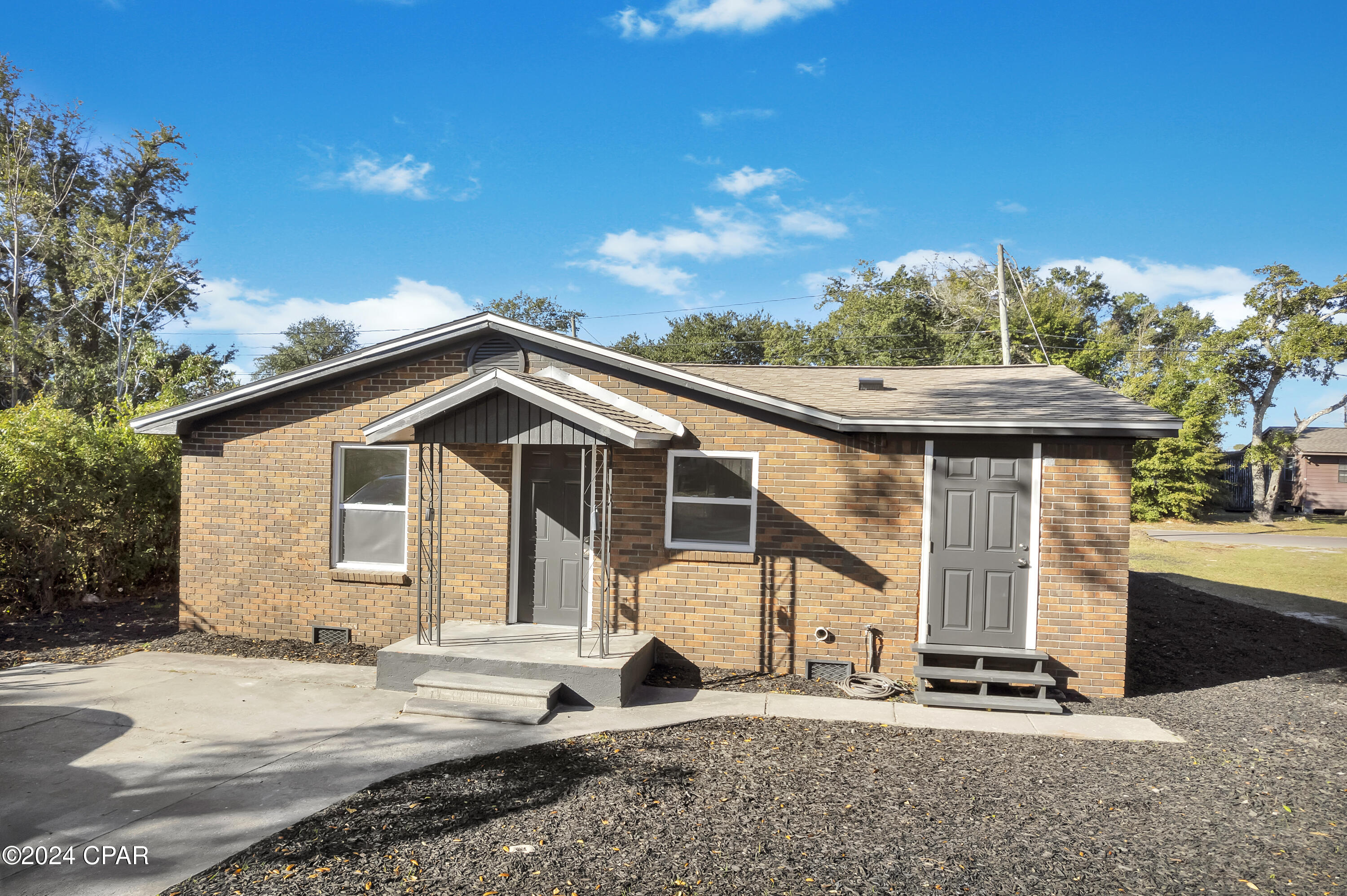 810 Maple Avenue