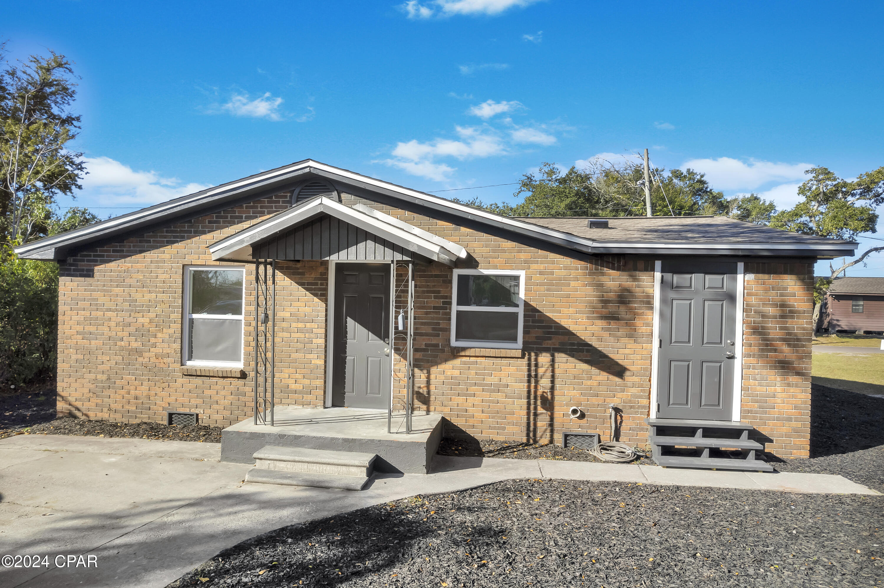 810 Maple Avenue