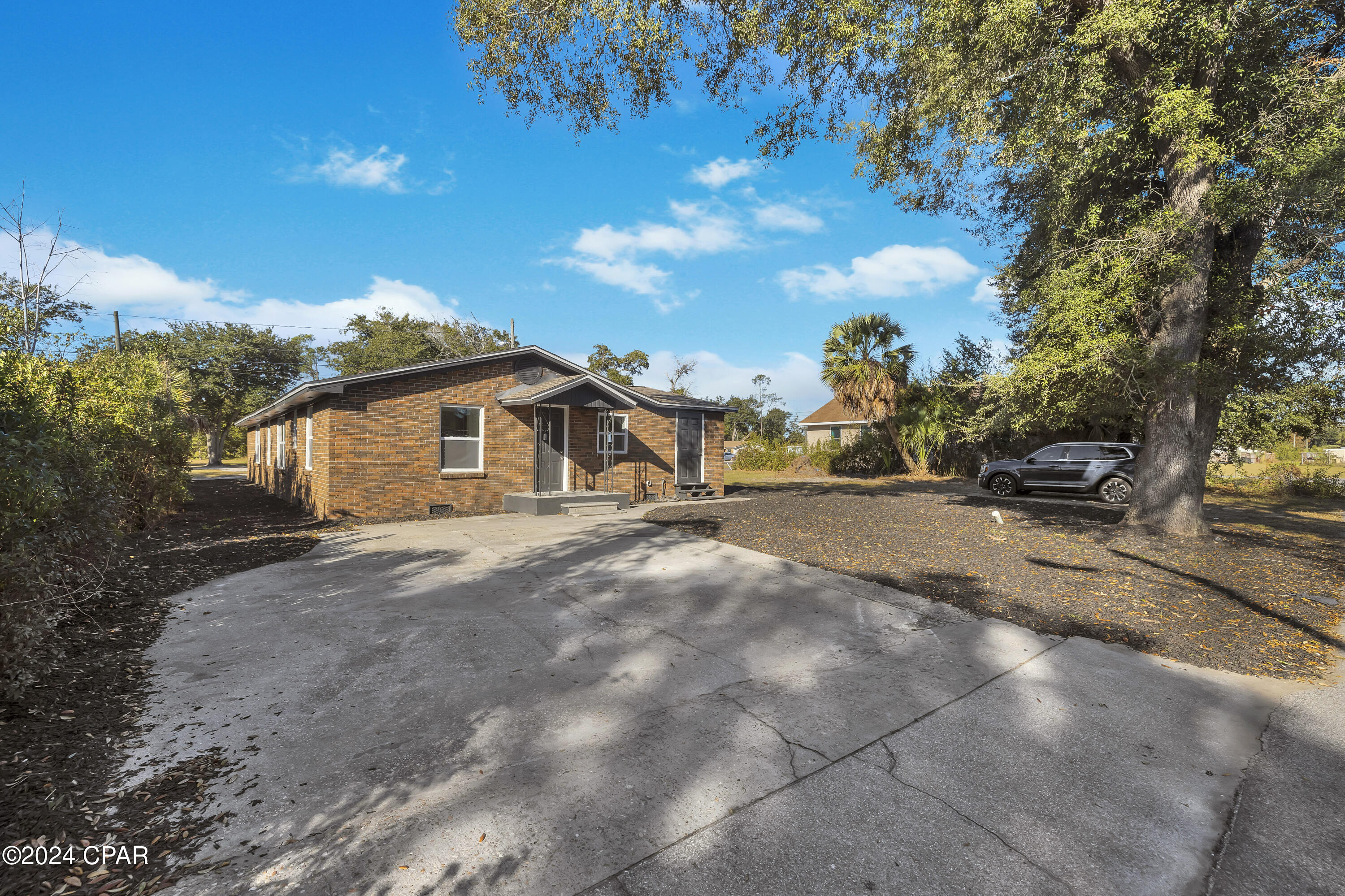 810 Maple Avenue