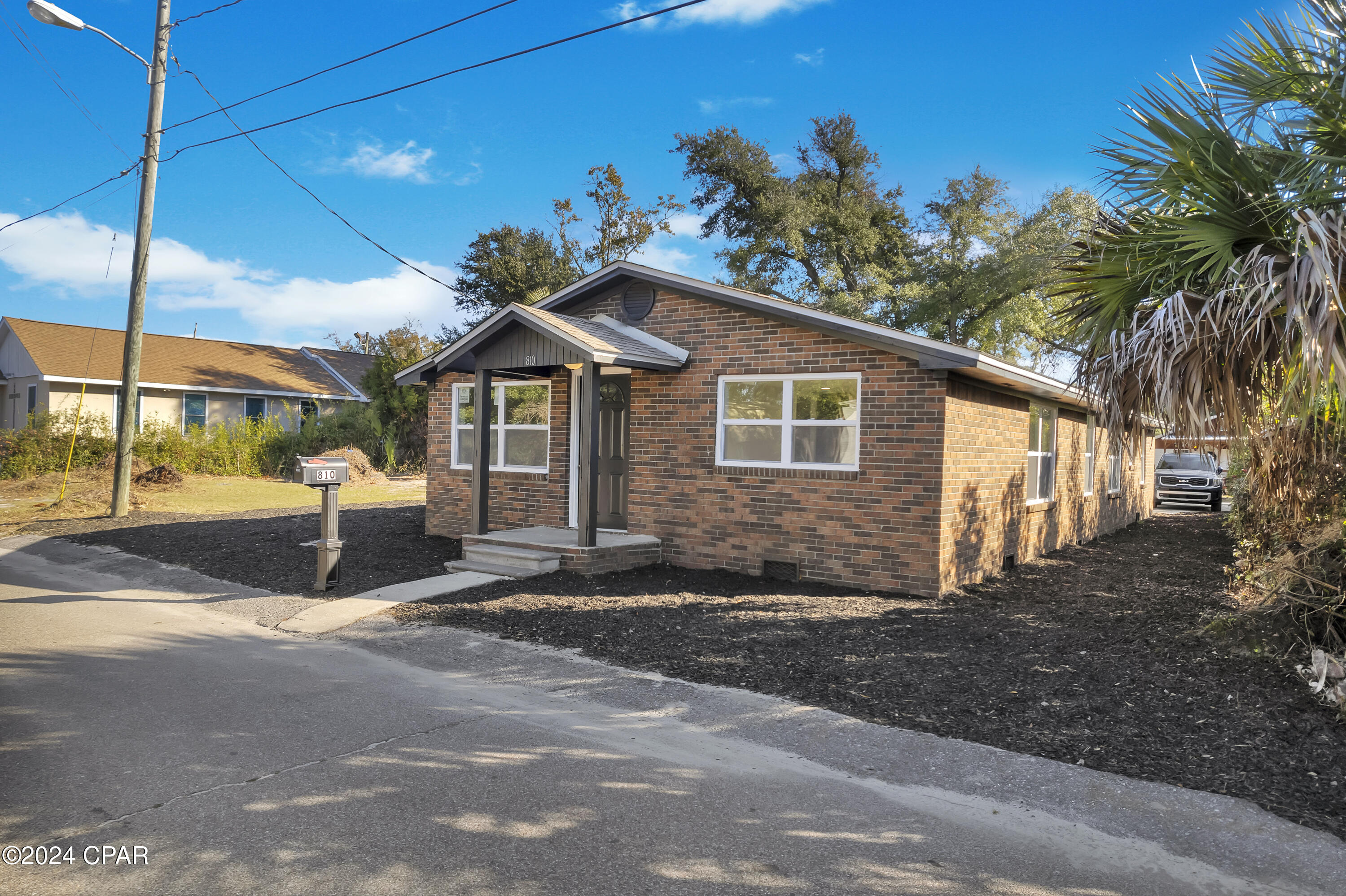 810 Maple Avenue